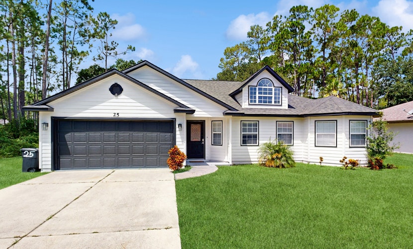 Home near the beach with private pool, inviting patio, streaming & AC