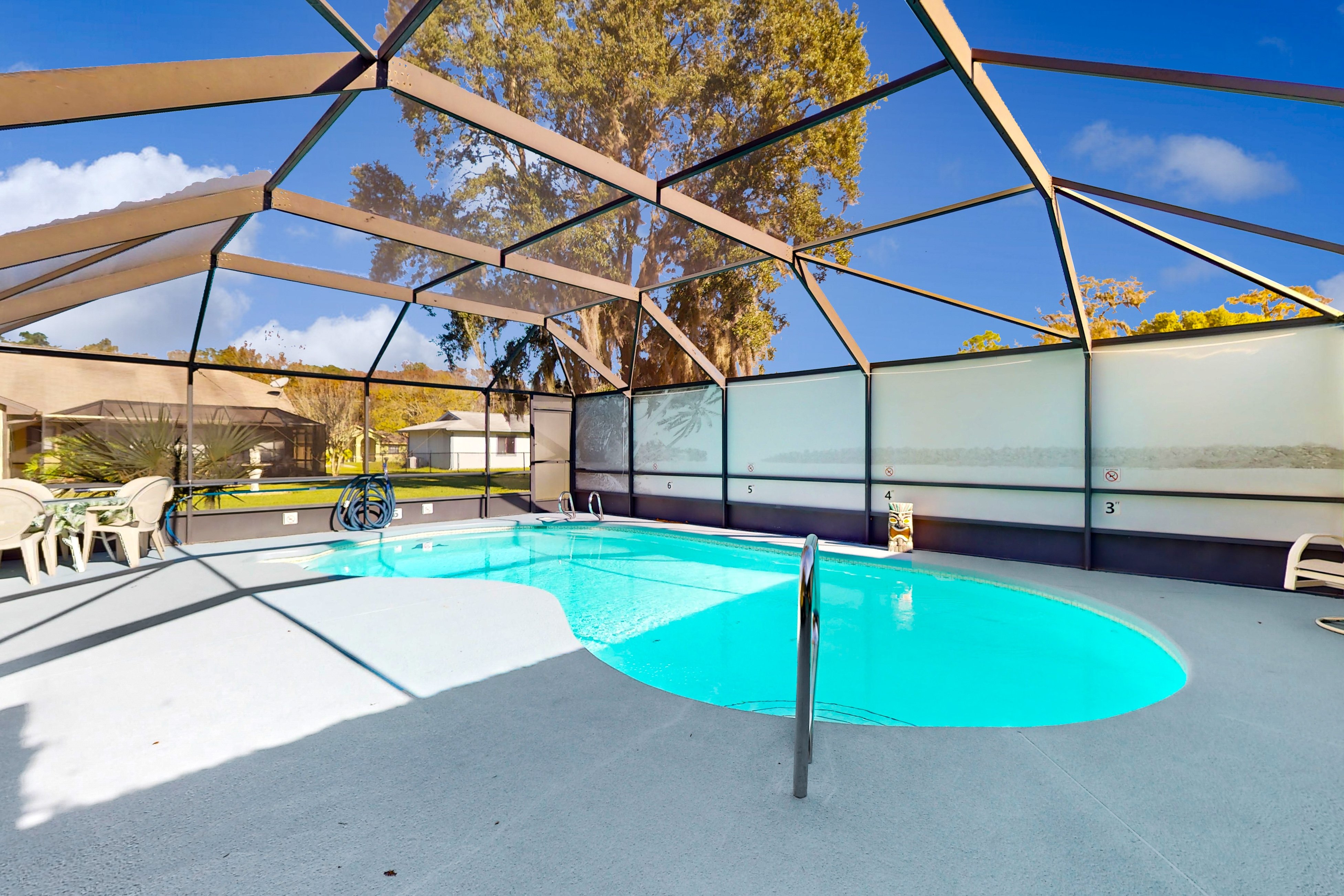 Coastal home near beach with private outdoor pool, washer/dryer, AC, & WiFi