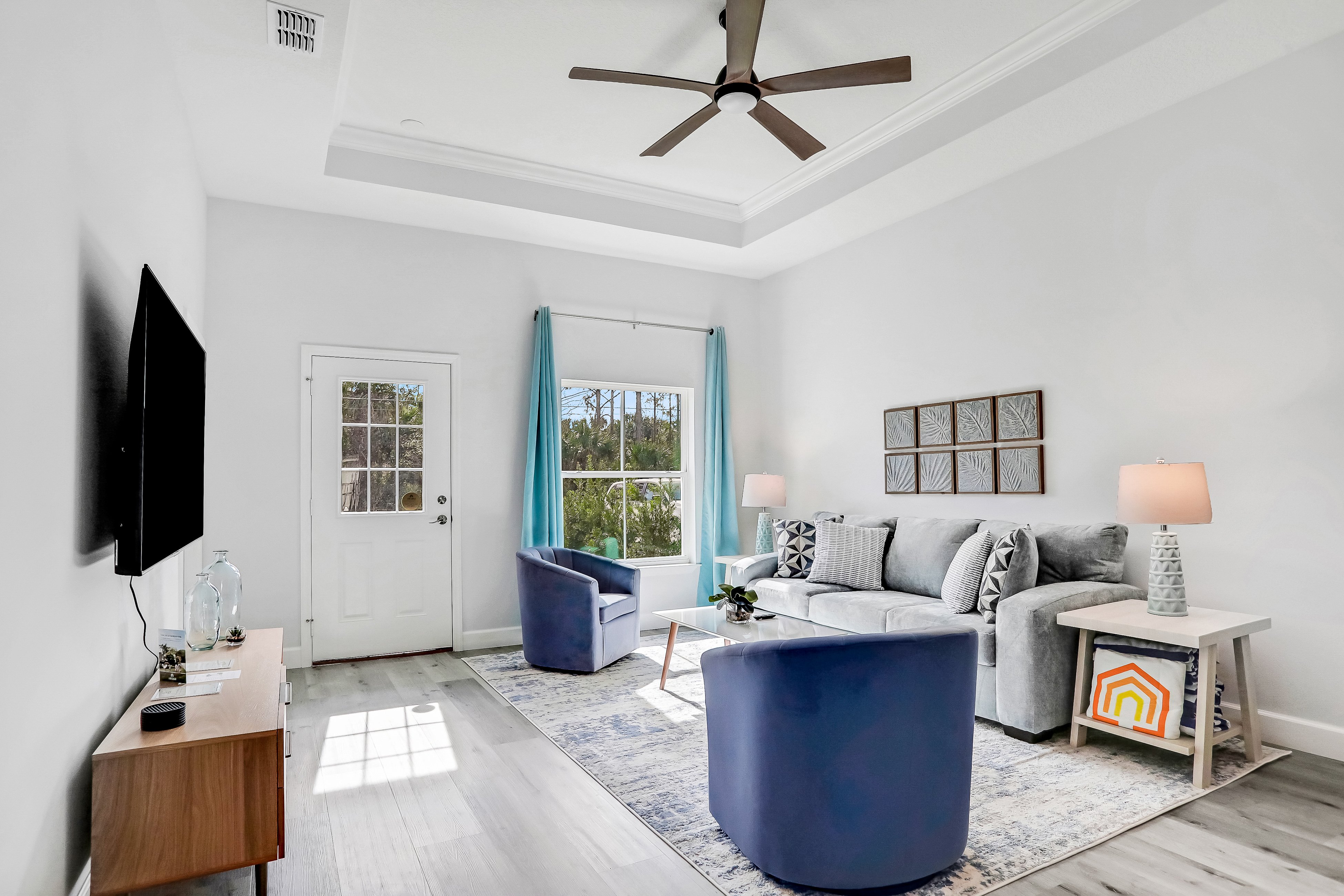 Brand-new duplex with screened pool, furnished lanai, grill, AC, & washer/dryer