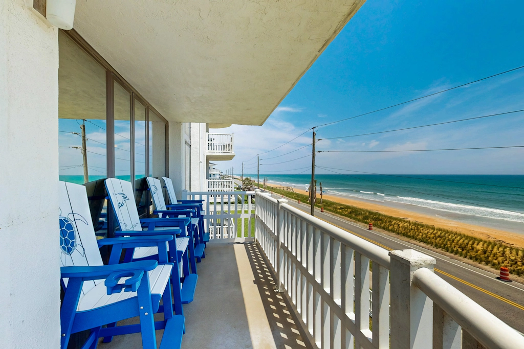 Right on the Shores, Apt 306