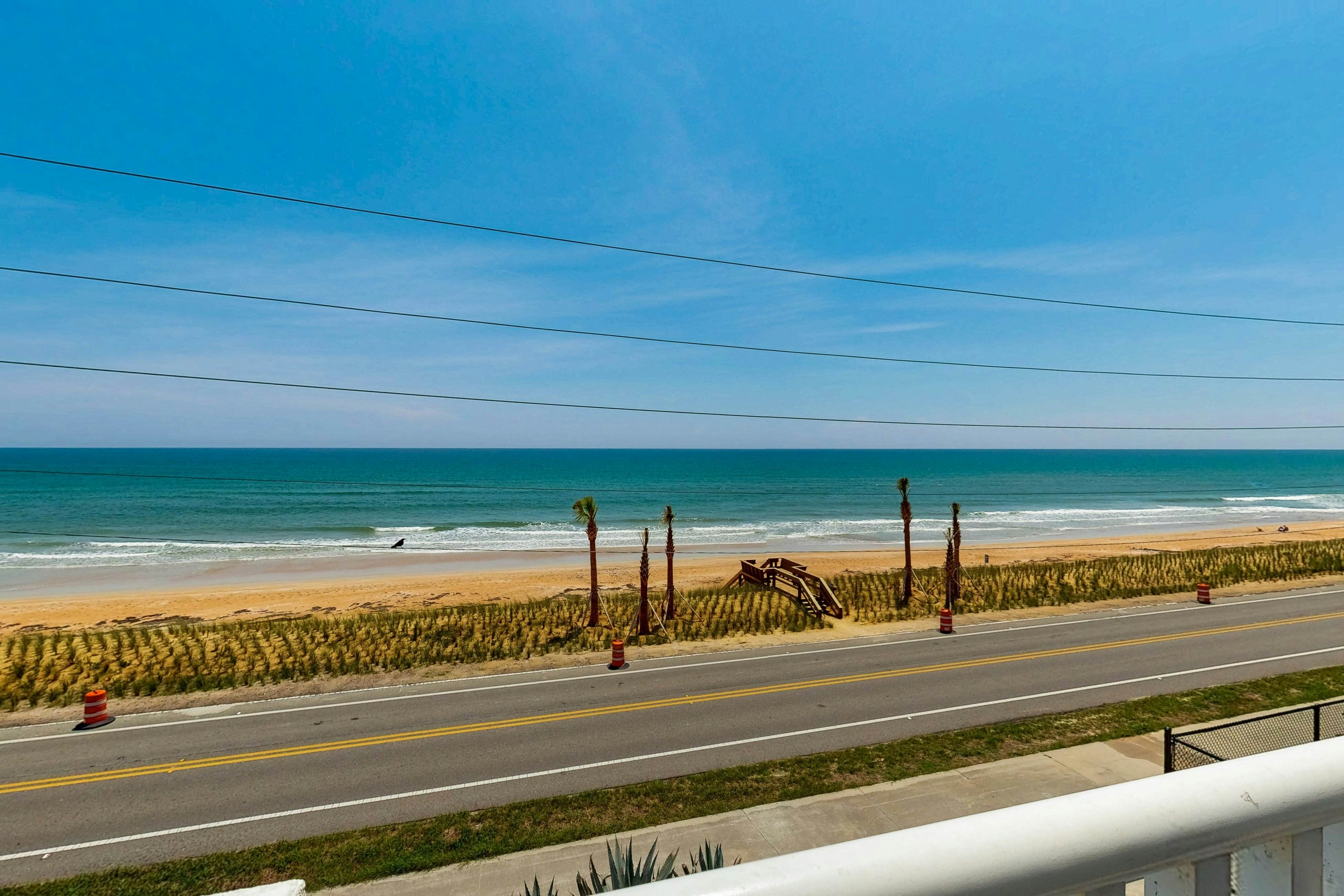 Right on the Shores, Apt 306