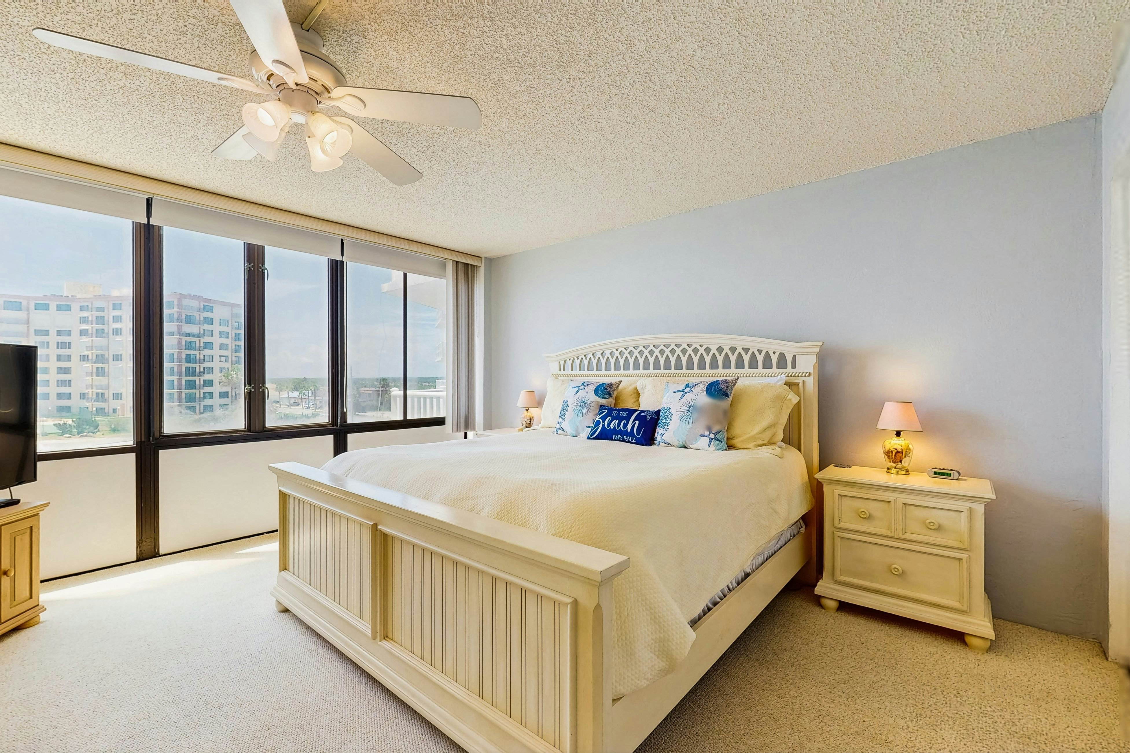 Right on the Shores, Apt 306