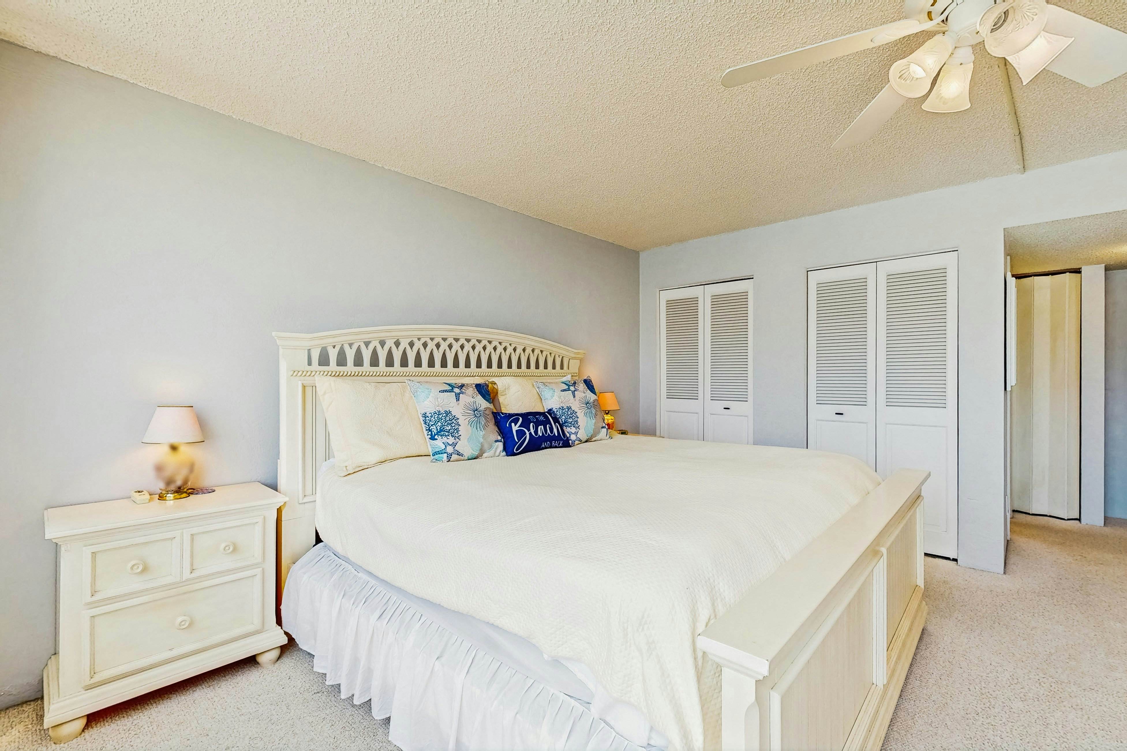 Right on the Shores, Apt 306