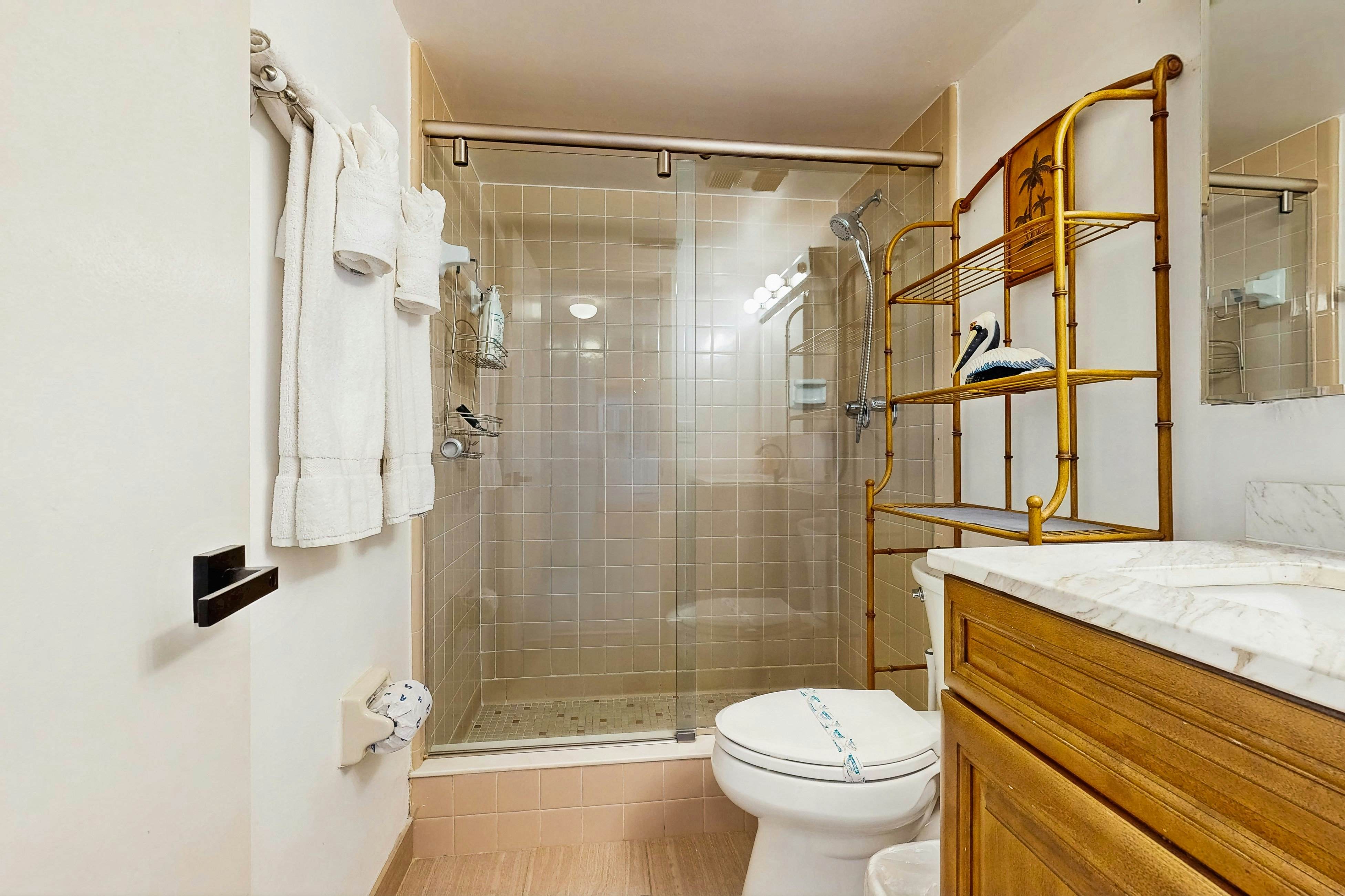 Right on the Shores, Apt 306