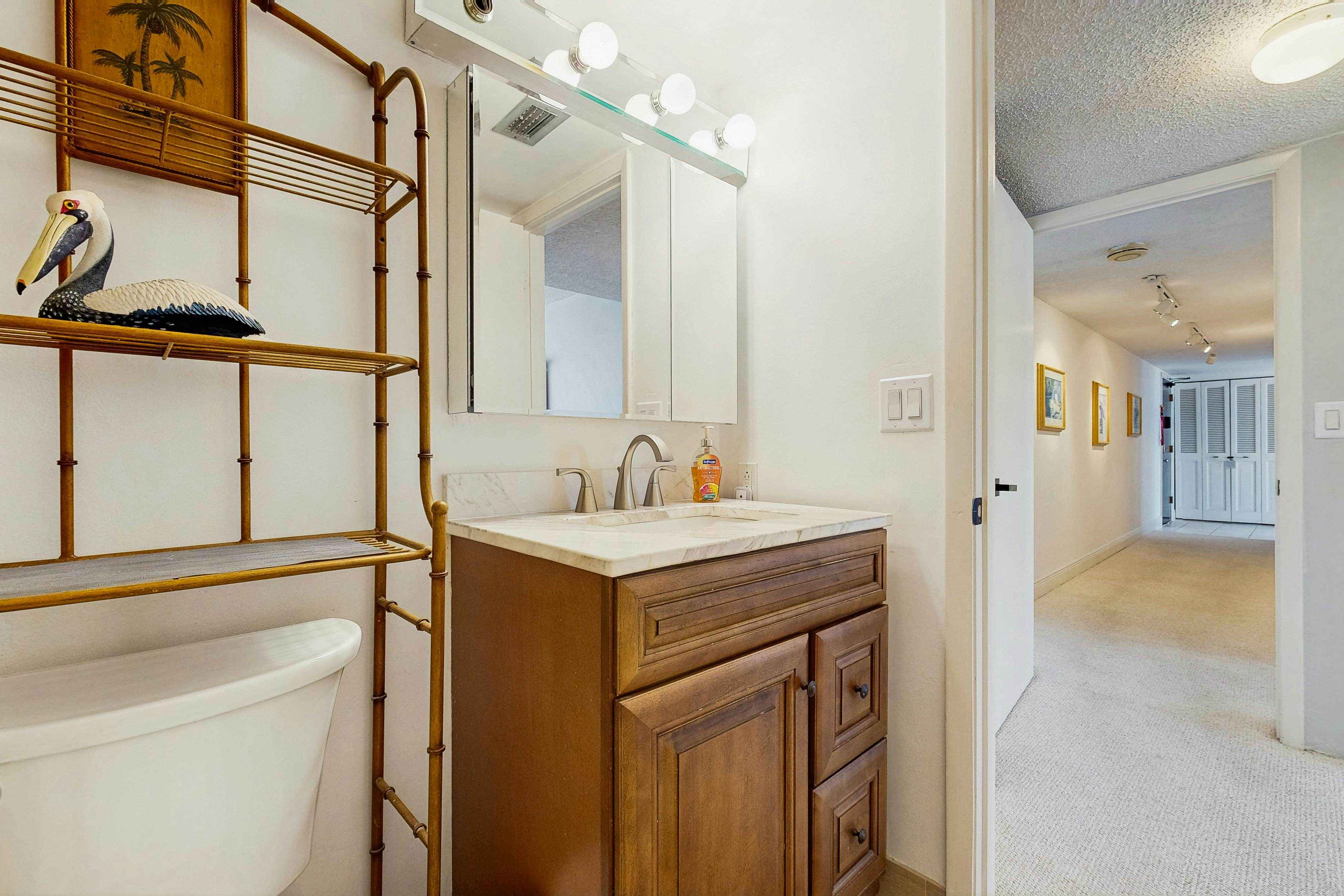 Right on the Shores, Apt 306