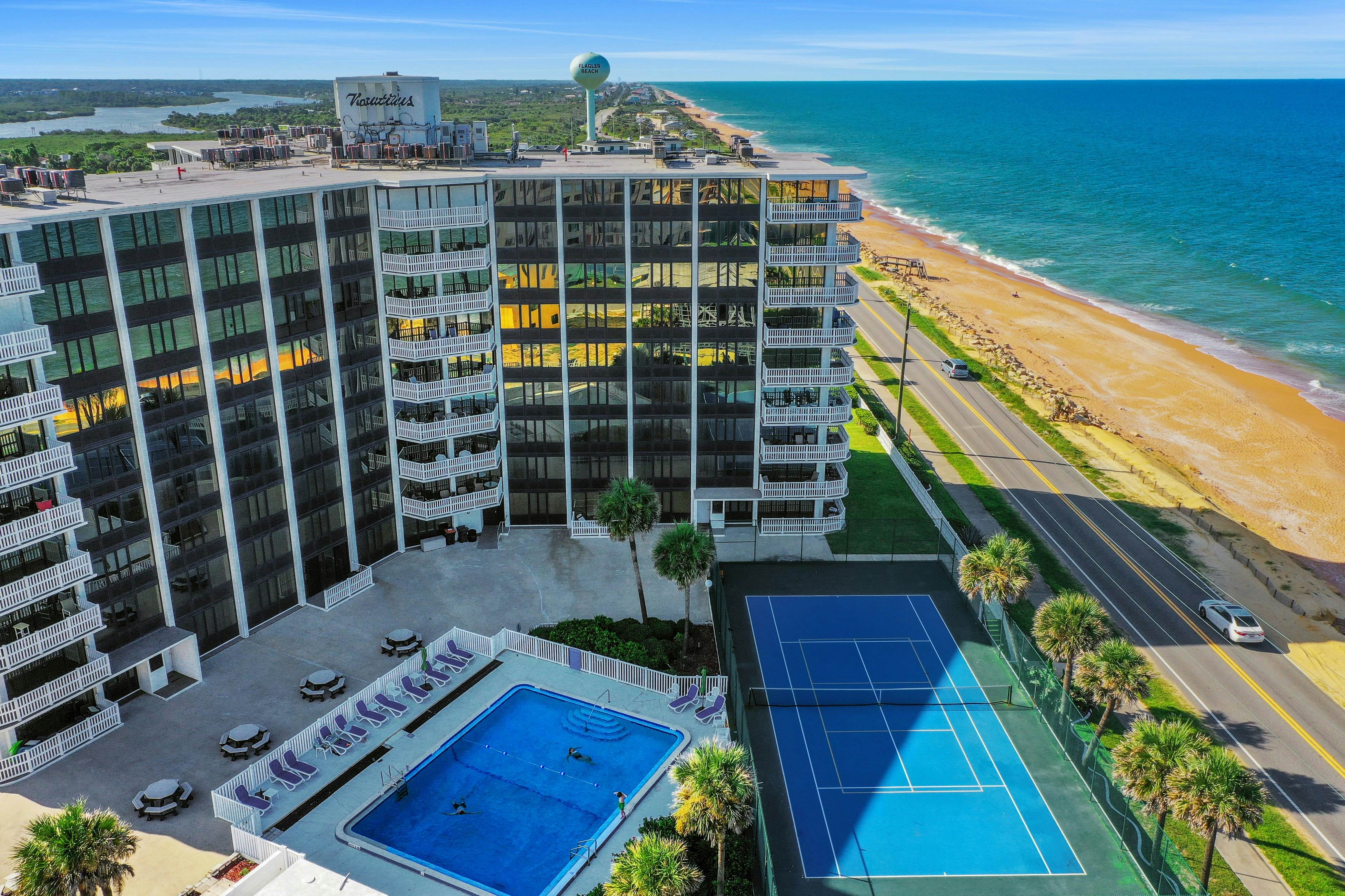 Right on the Shores, Apt 306