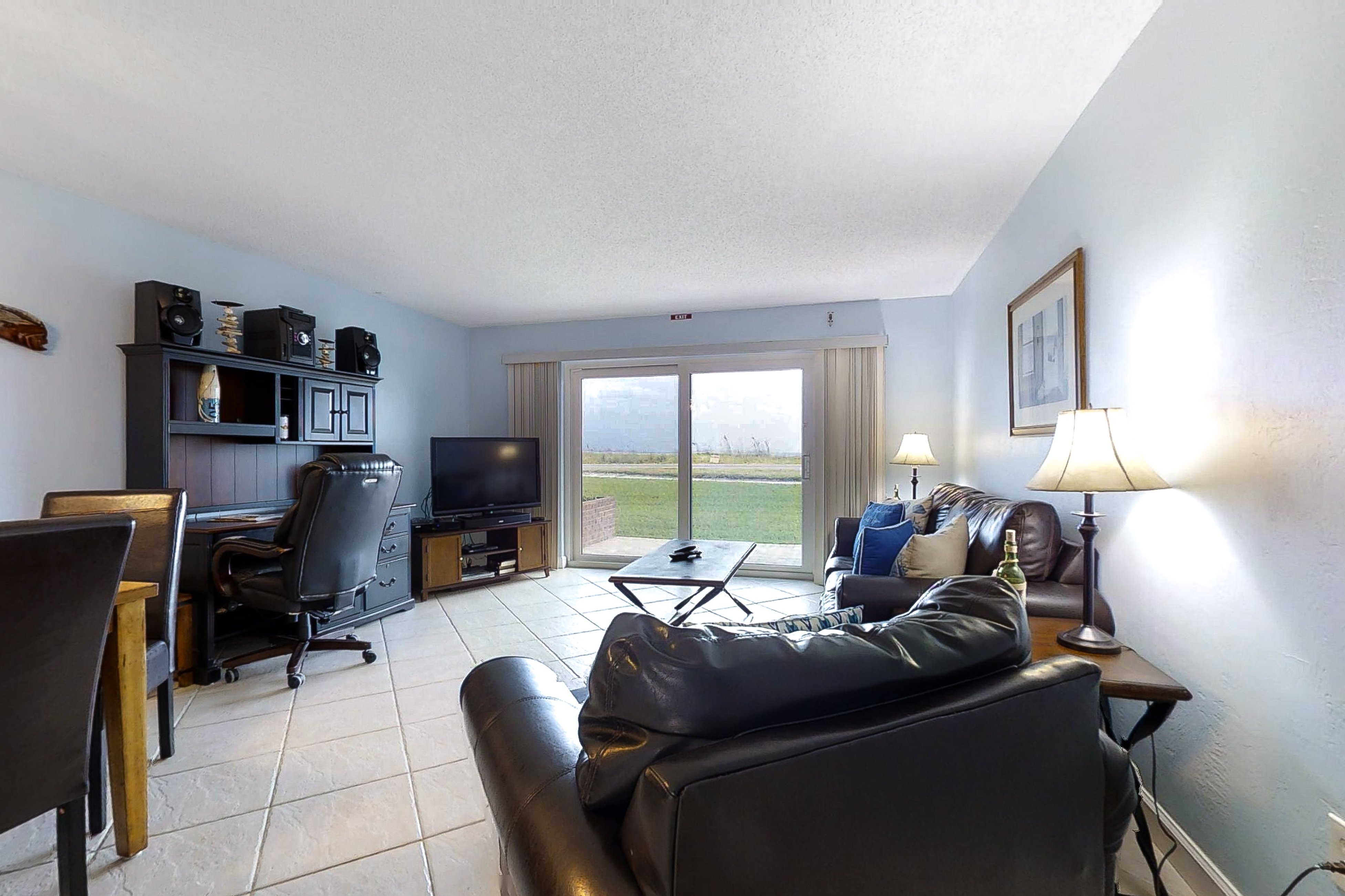 Fabulous oceanfront find in Flagler Beach w/shared pool, WiFi, central AC, W/D