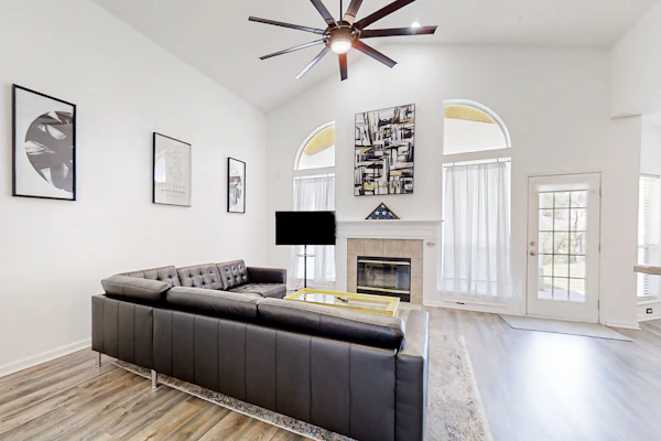 Waterfront 2-story home with water views, patio, streaming, washer/dryer, & AC