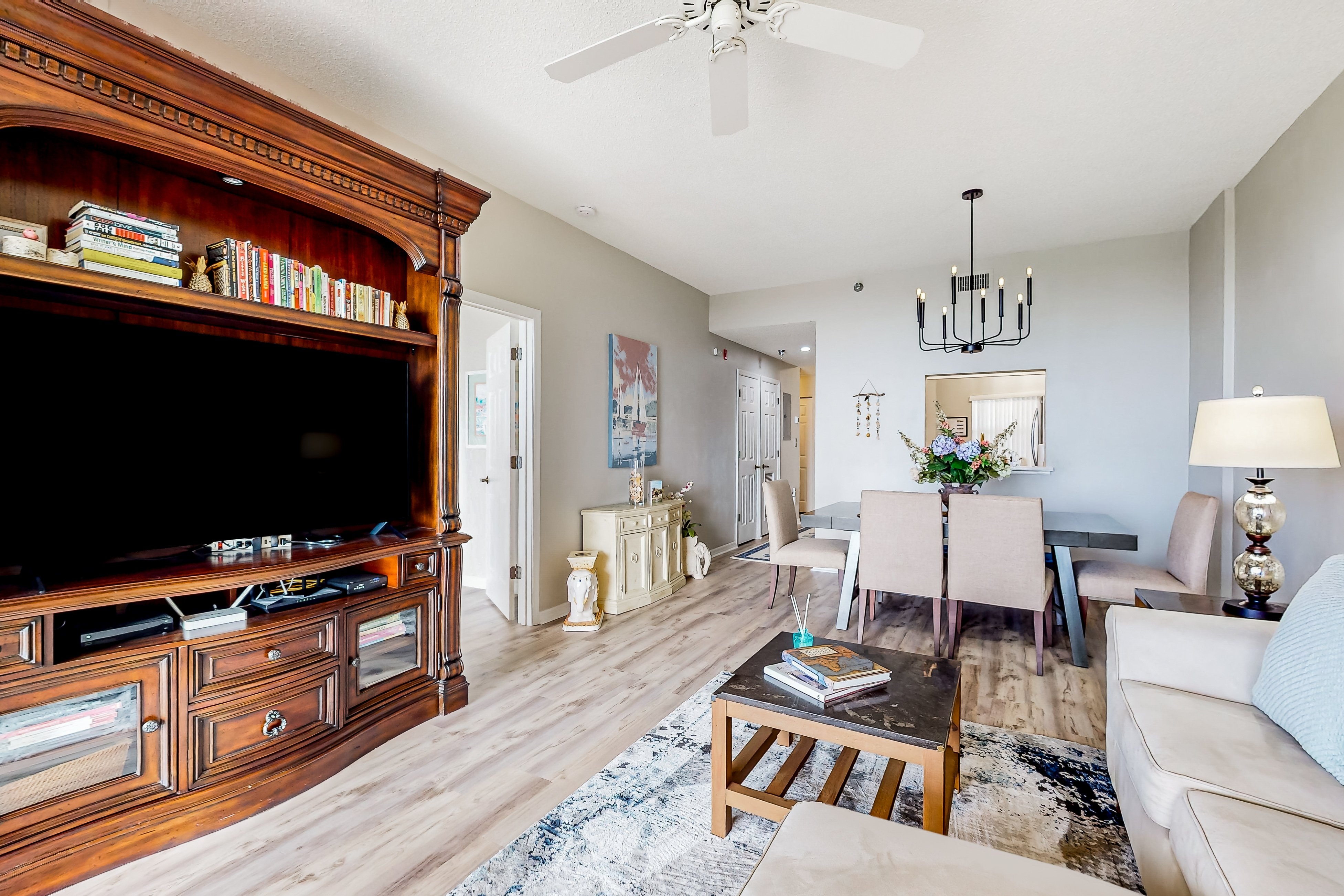 Seaside Serenity: Beachfront Haven in Palm Coast with resort amenities