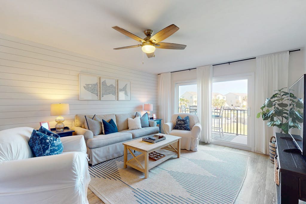 Oceanfront condo with direct beach access, shared pool, tennis