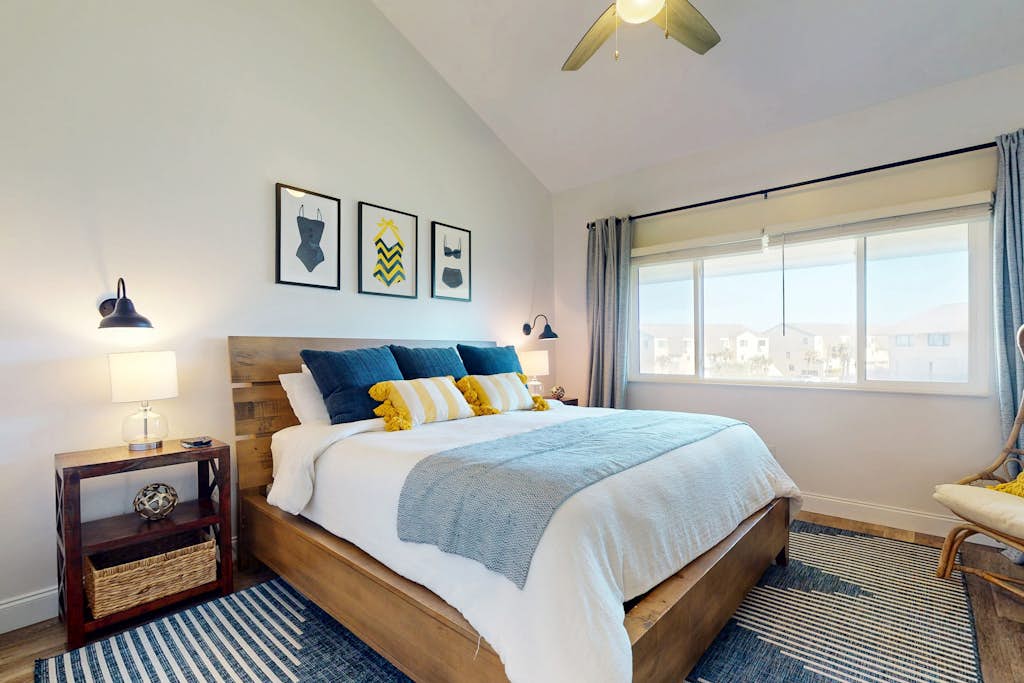 Oceanfront condo with direct beach access, shared pool, tennis
