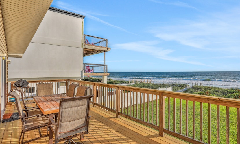 Oceanfront condo with private beach access in a perfect location