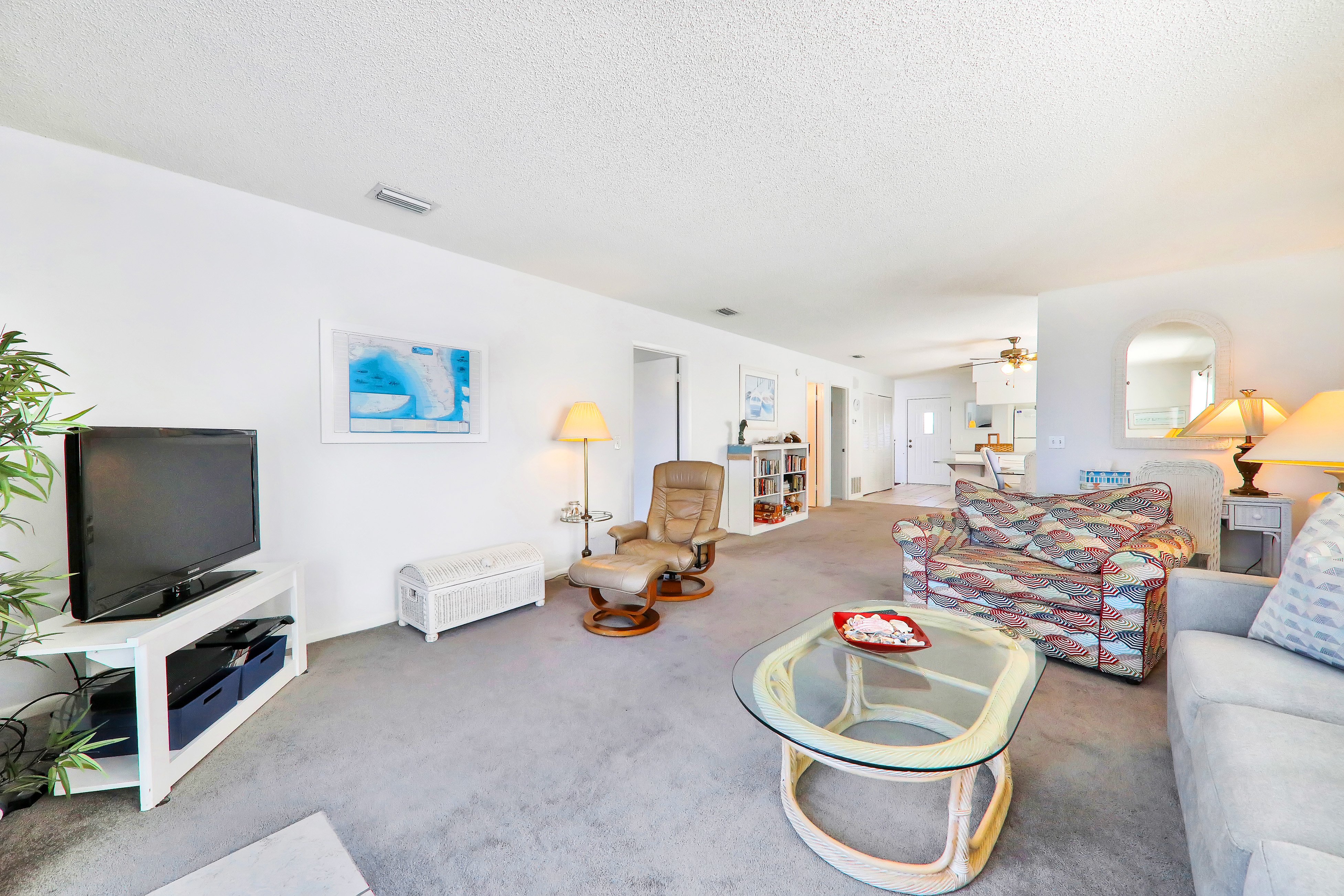 Oceanfront condo with private beach access in a perfect location