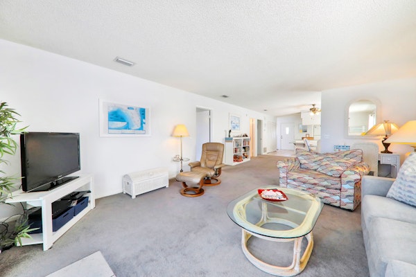 Oceanfront condo with private beach access in a perfect location