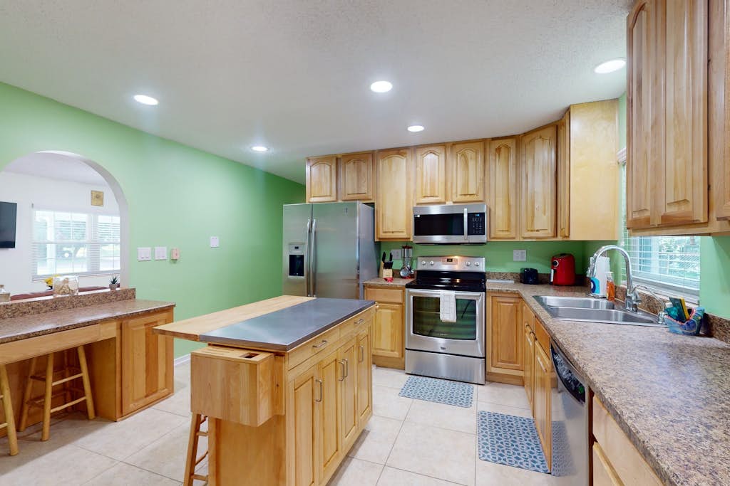 Spacious Pet -Friendly Home w/ Fenced in Yard and Close to The Beach