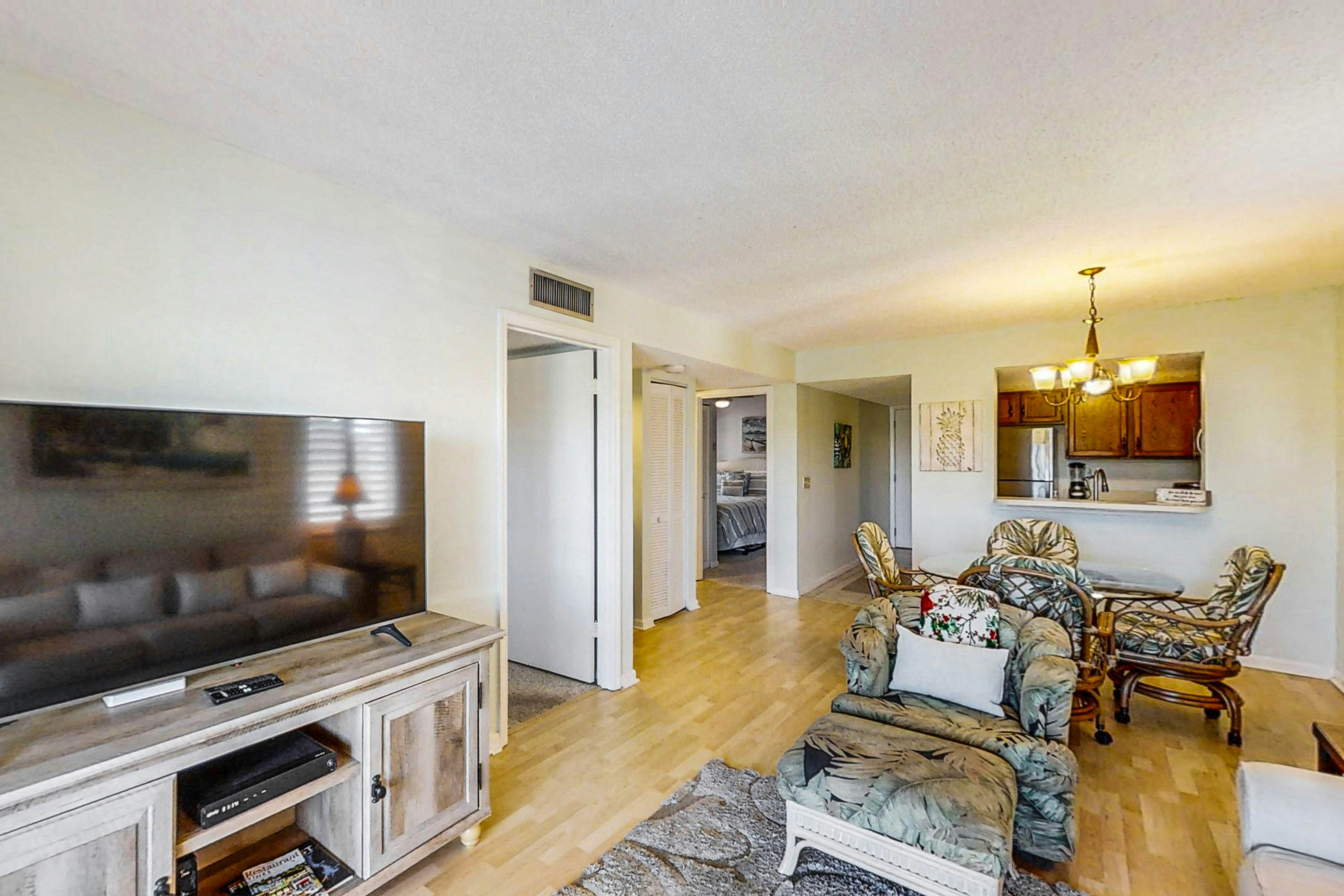 St Aug Ocean and Racquet 7301