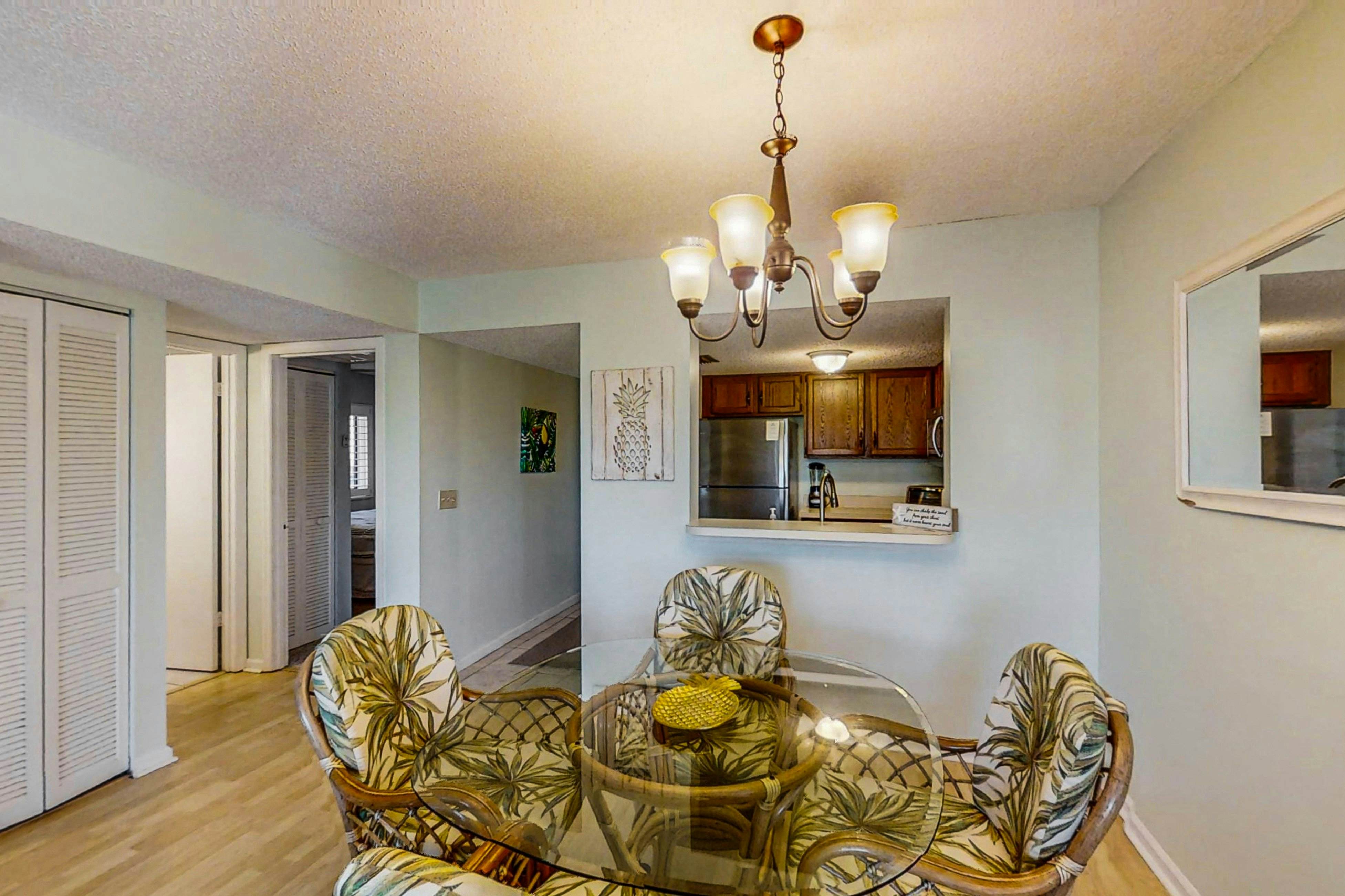 St Aug Ocean and Racquet 7301