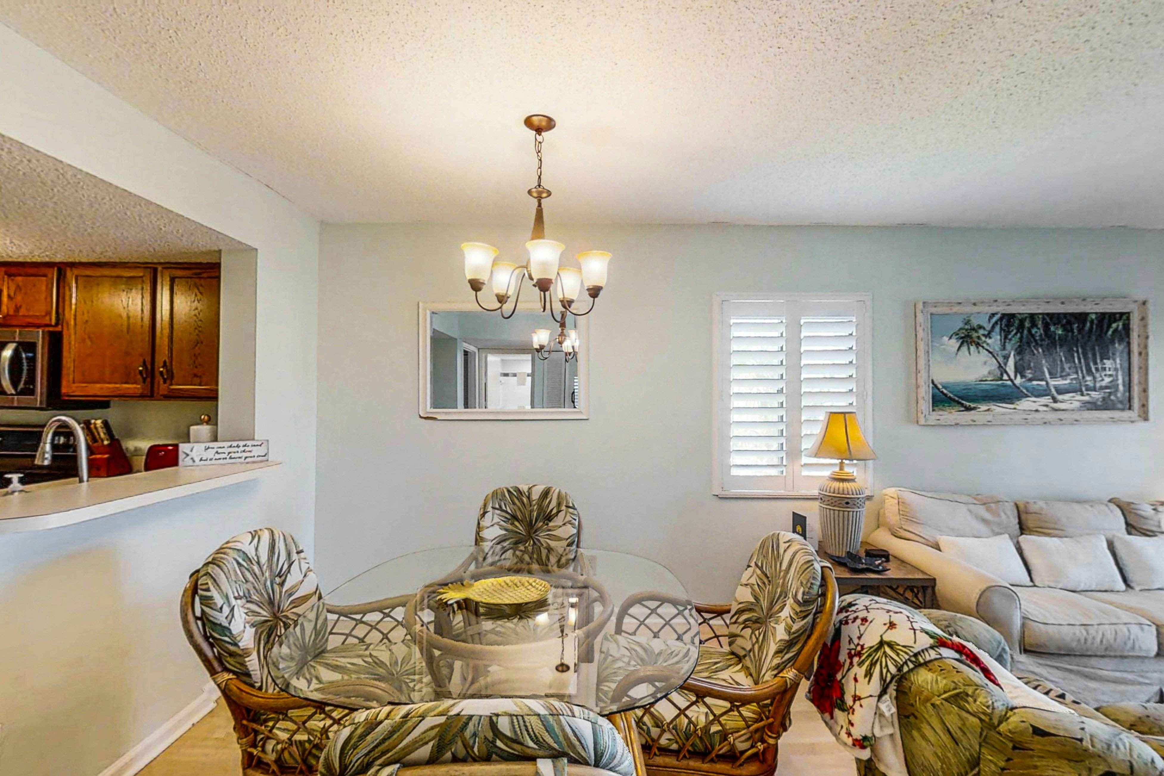 St Aug Ocean and Racquet 7301