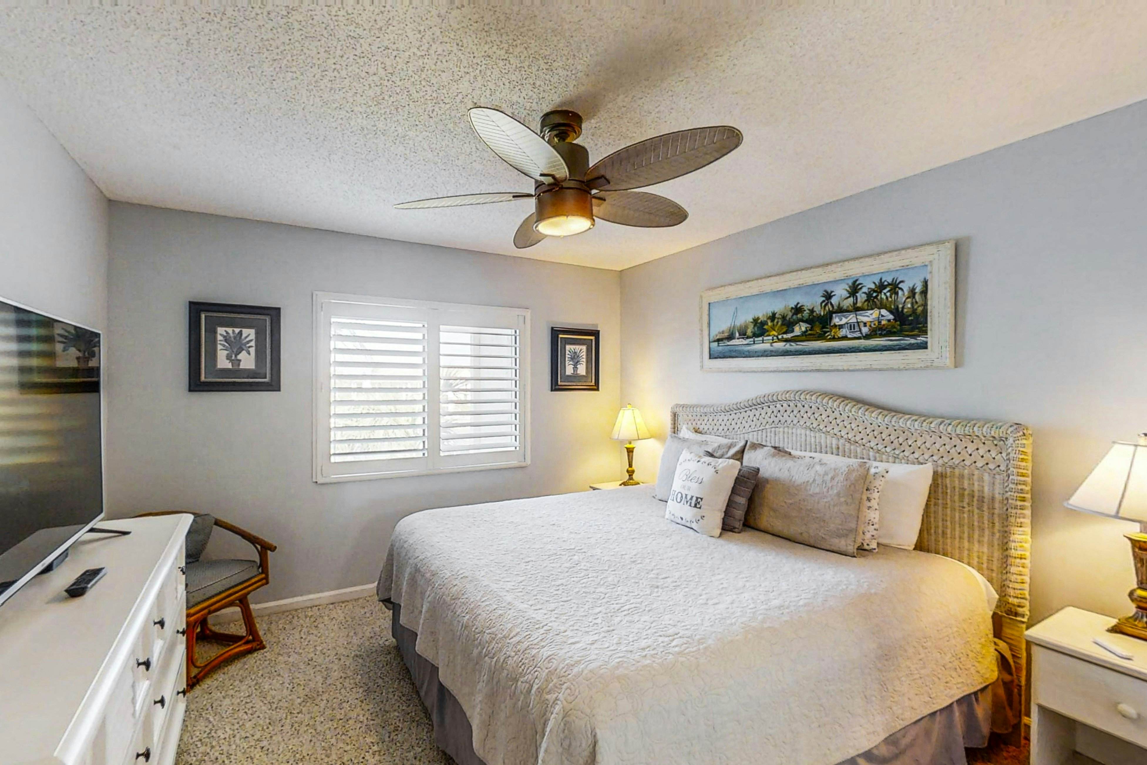 St Aug Ocean and Racquet 7301