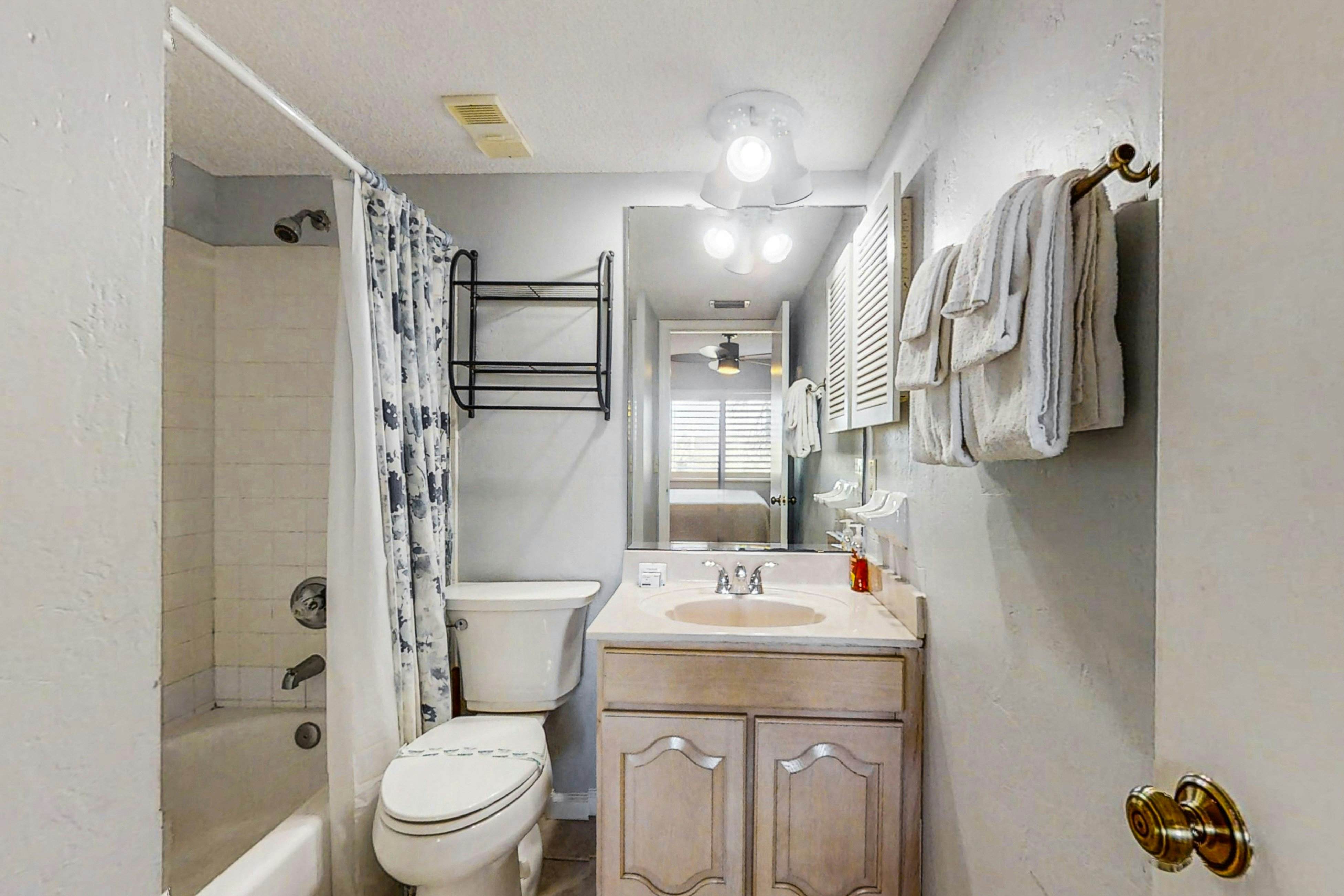 St Aug Ocean and Racquet 7301