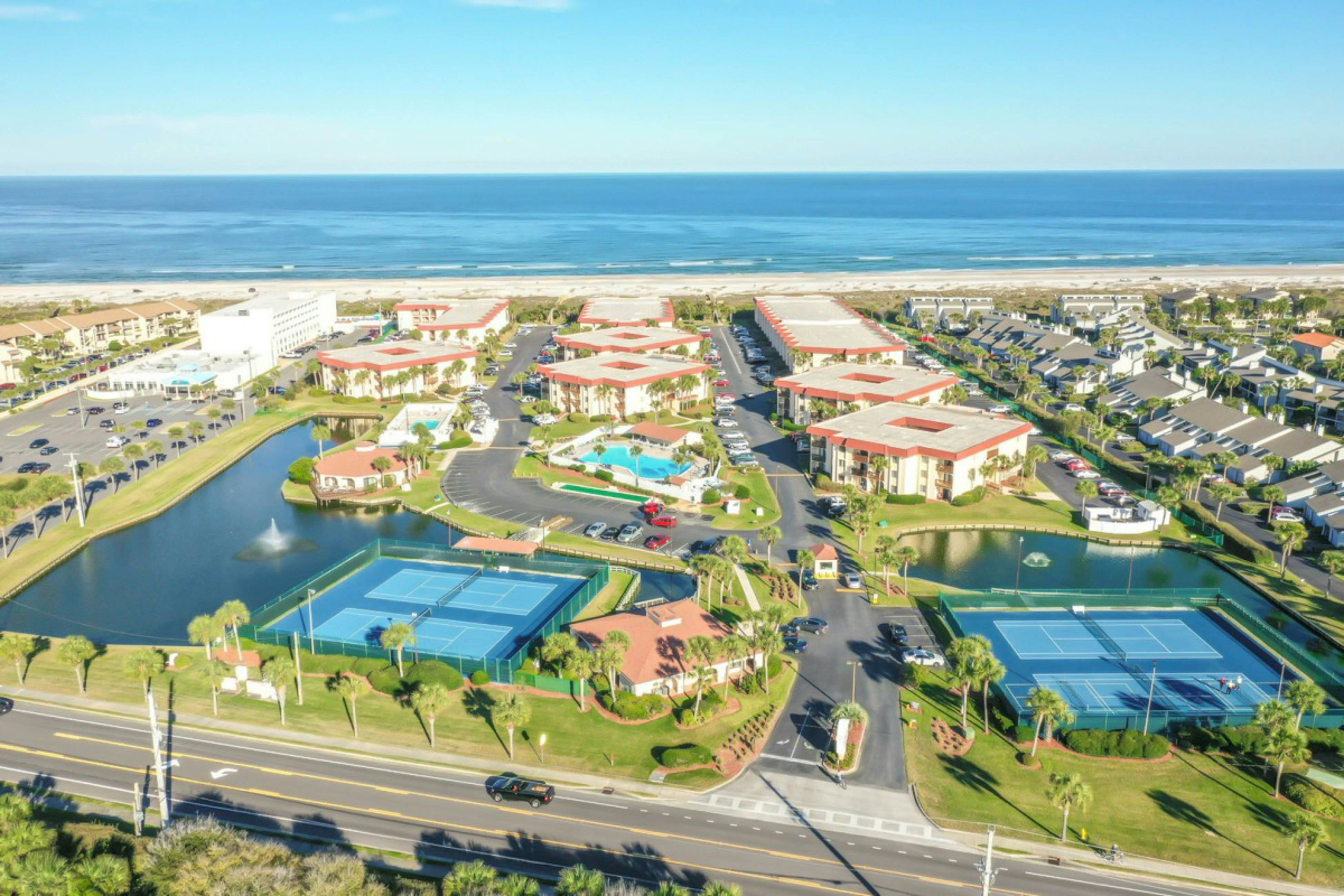 St Aug Ocean and Racquet 7301