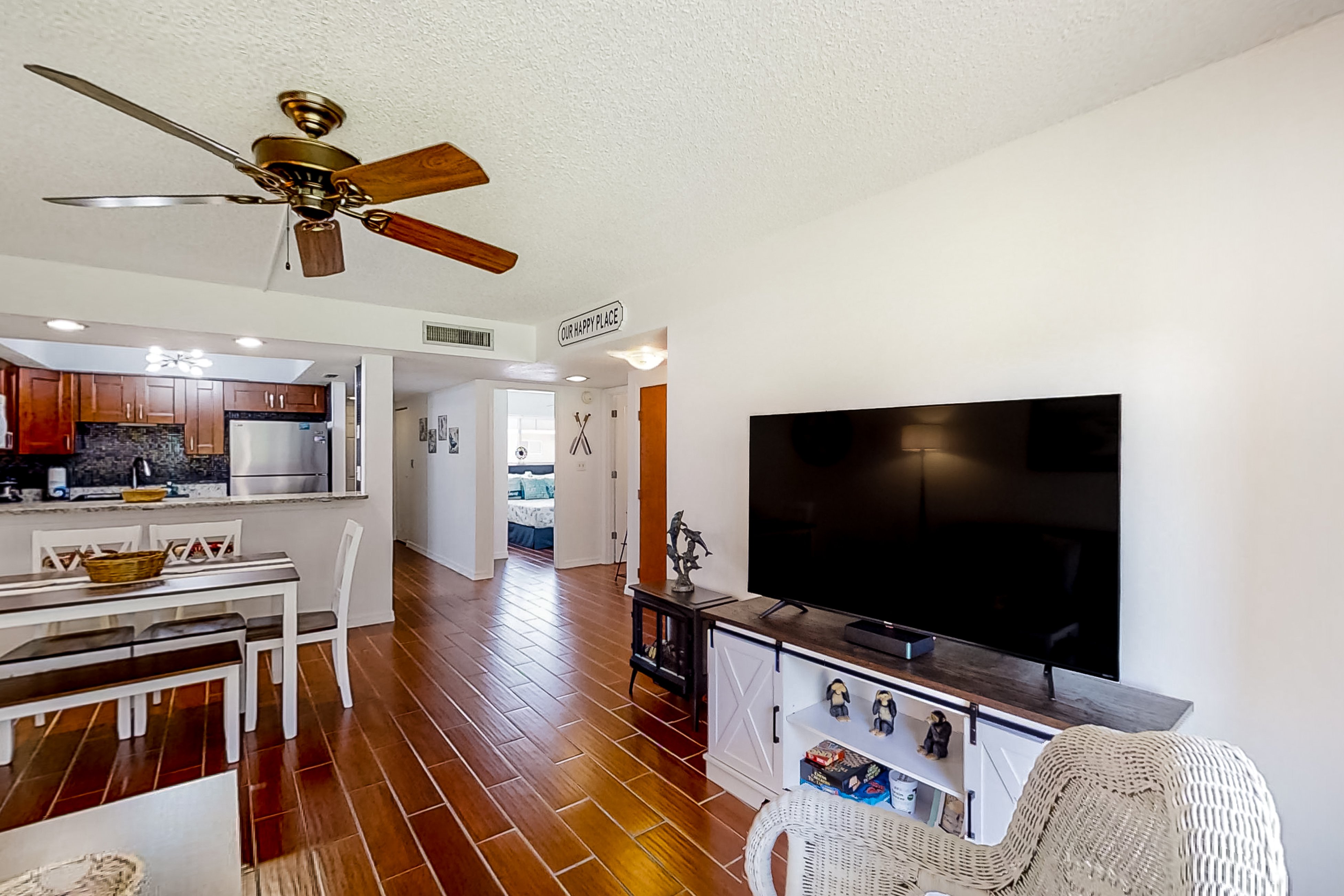 Condo across the street from the beach with pool, tennis, &. washer/dryer