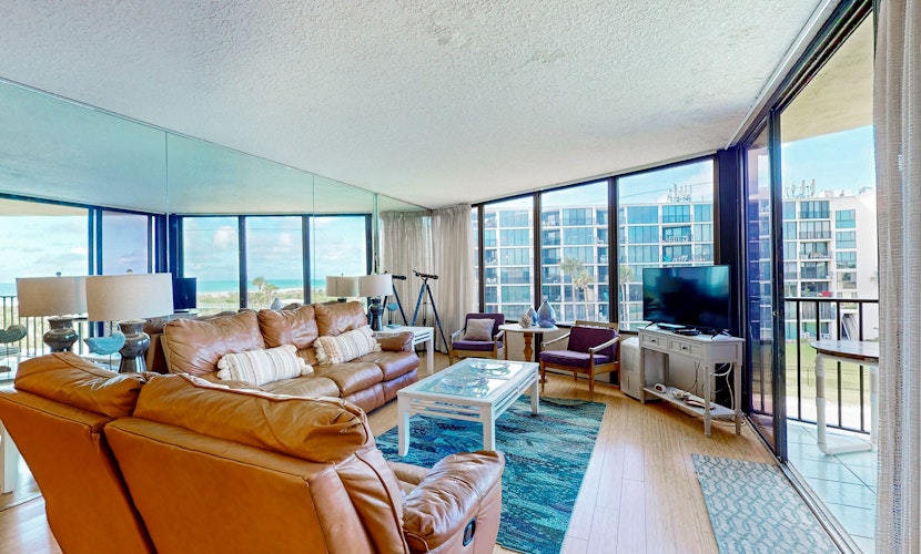 Oceanfront condo w/ private balcony & stunning view - boardwalk to beach