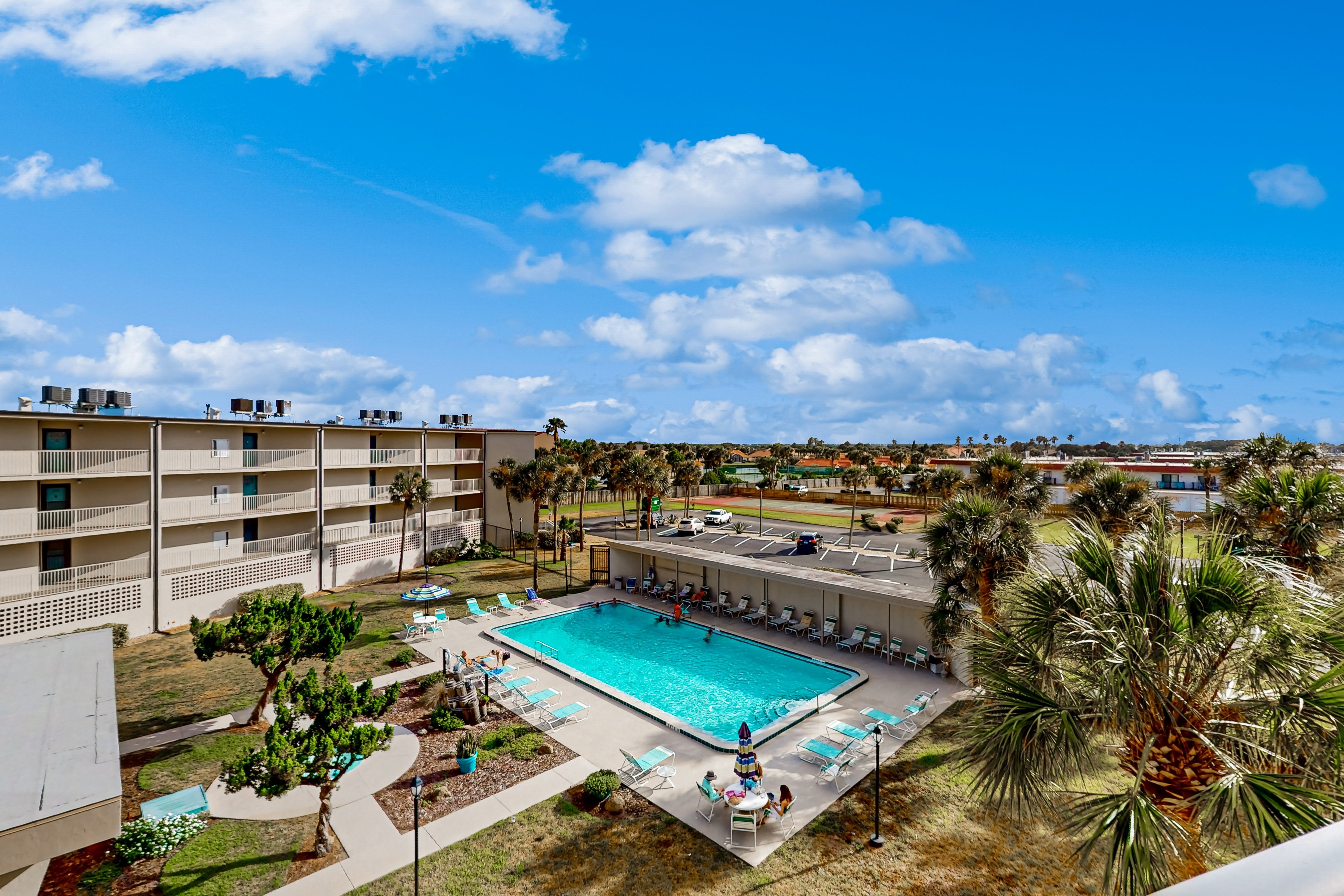 Oceanfront condo w/ private balcony & stunning view - boardwalk to beach