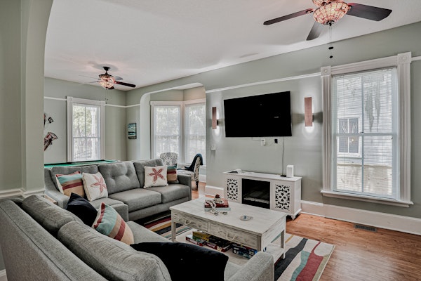 Classic Victorian home near downtown with a private pool, WiFi, & washer/dryer