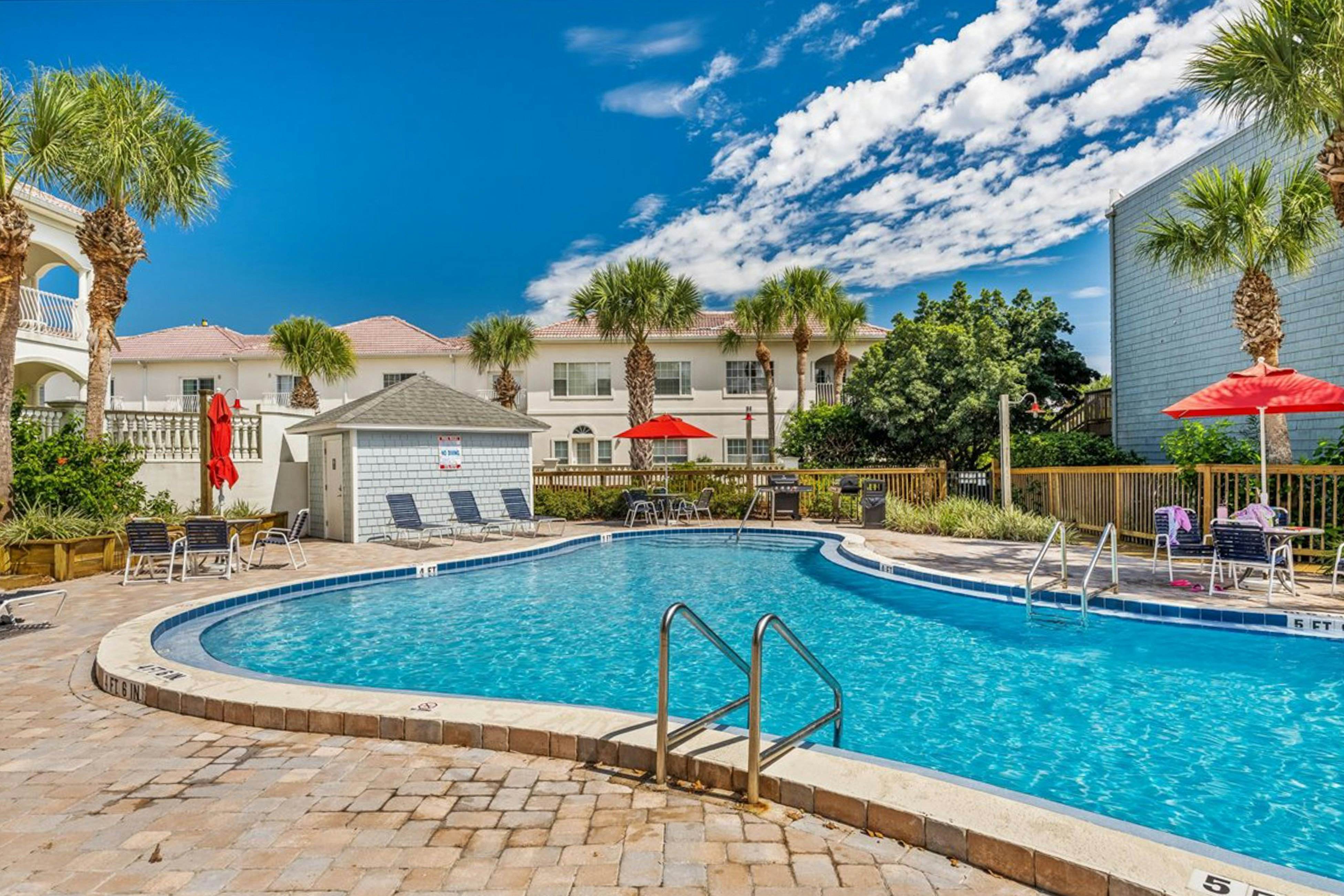 Hibiscus Oceanfront Living