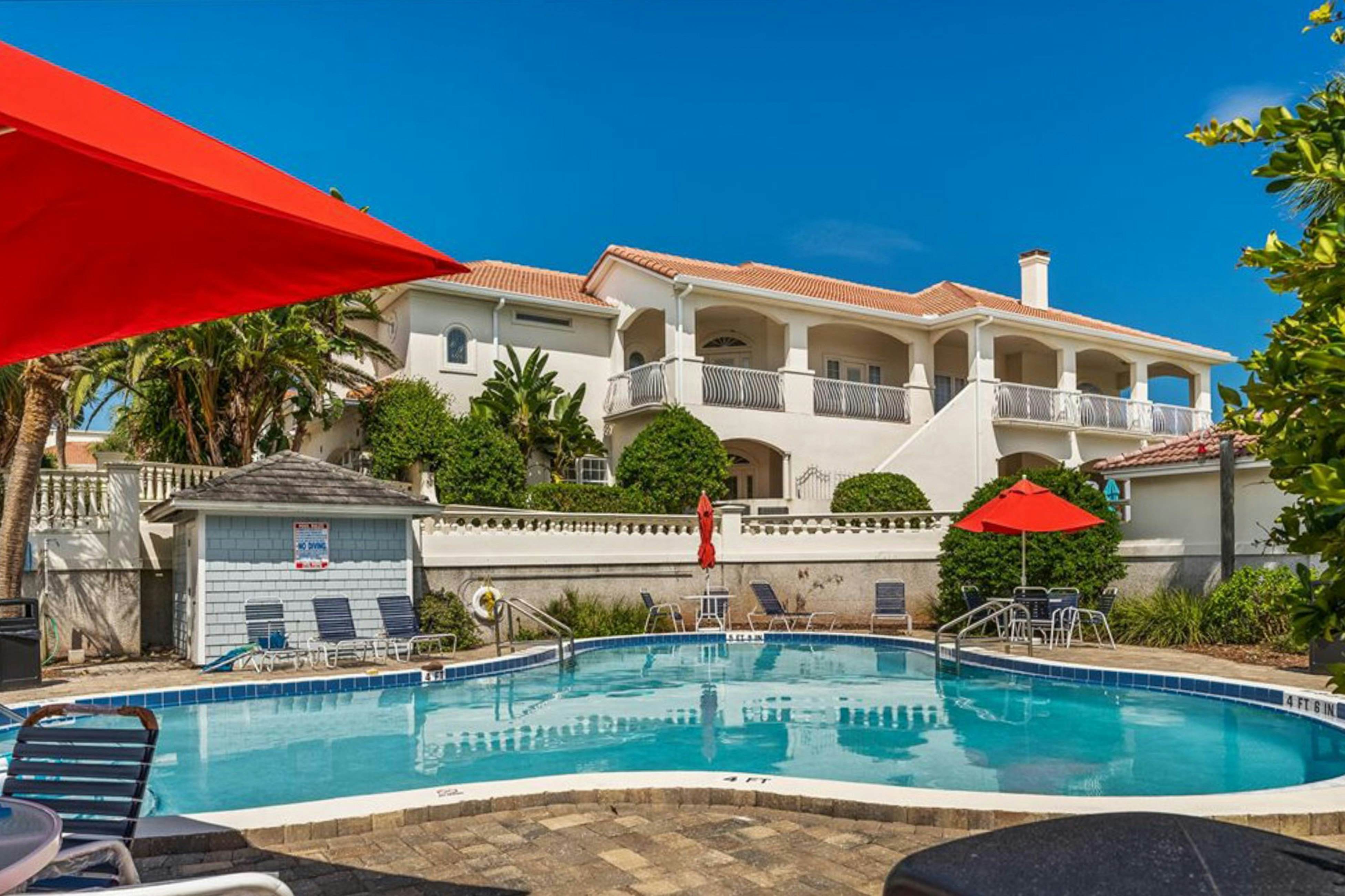 Hibiscus Oceanfront Living