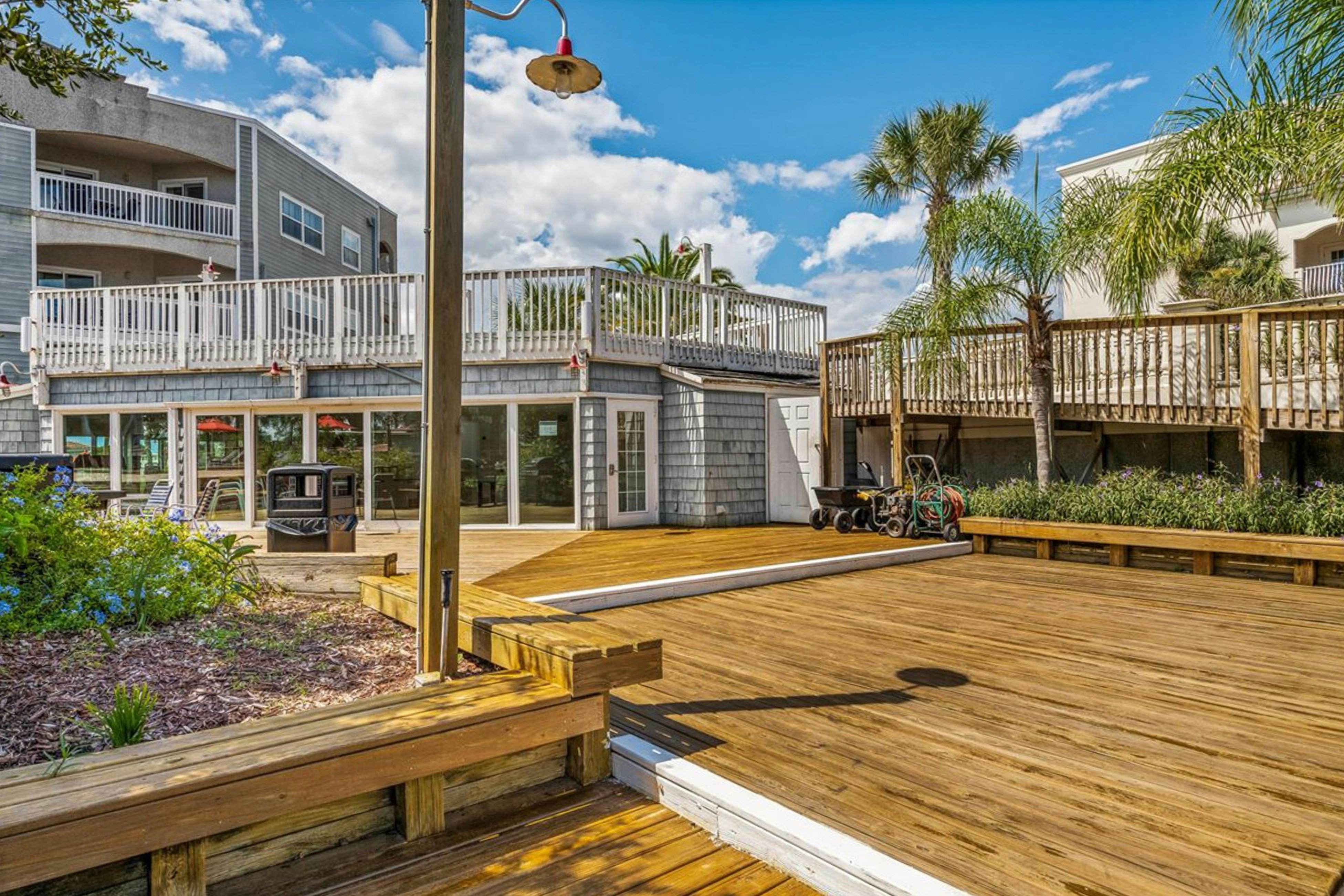 Hibiscus Oceanfront Living