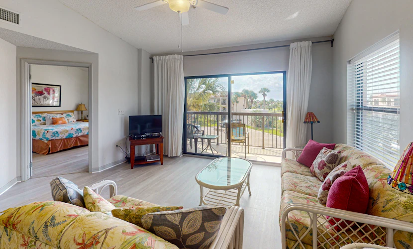 Dog-friendly condo with private beach, pools,tennis & gym