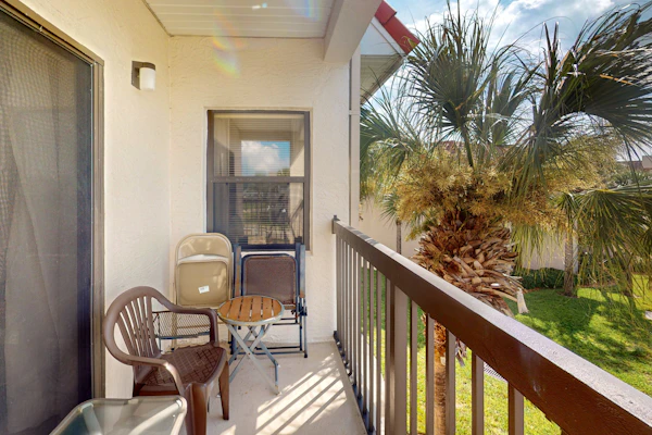 Dog-friendly condo with private beach, pools,tennis & gym