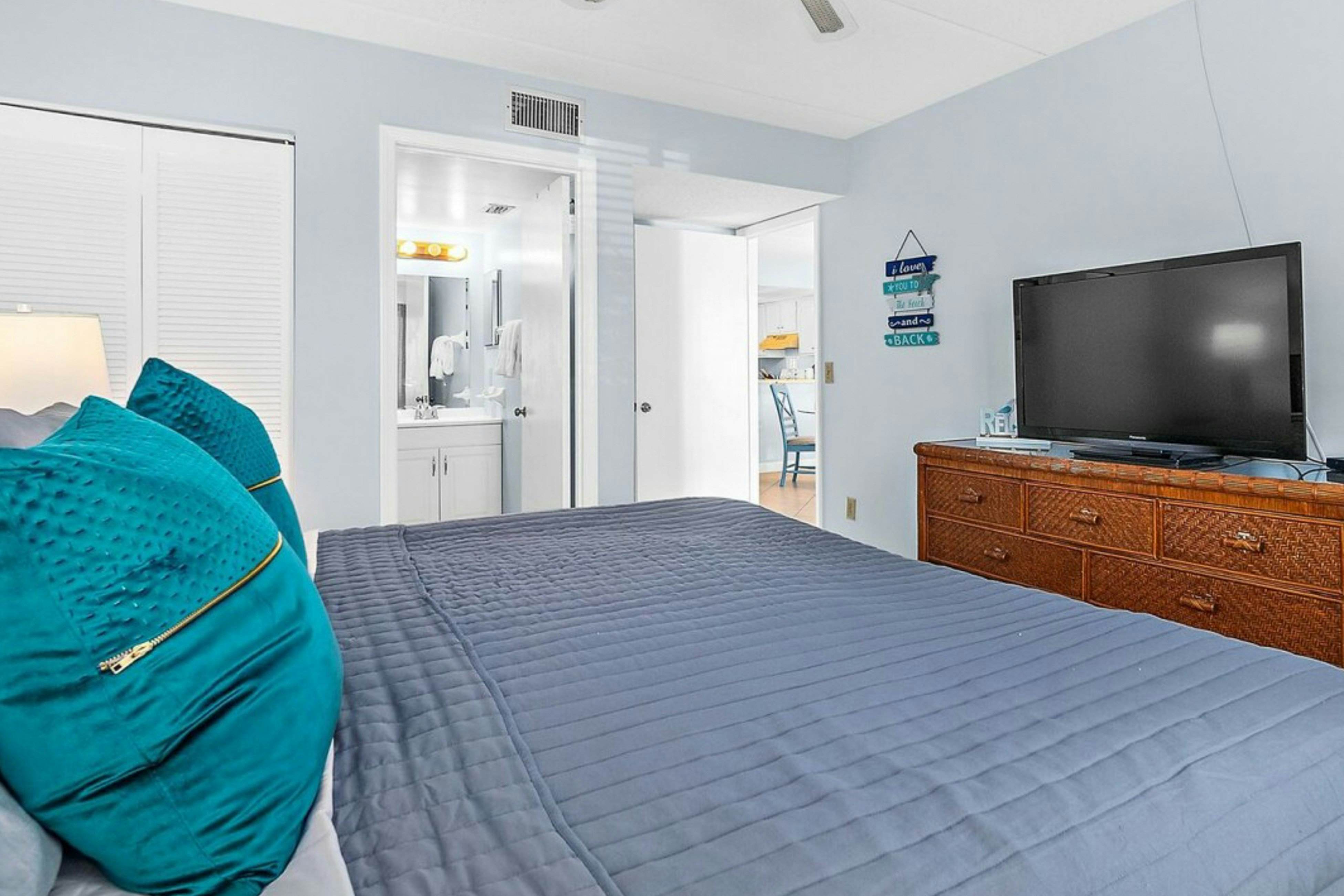 St Aug Ocean and Racquet 2104