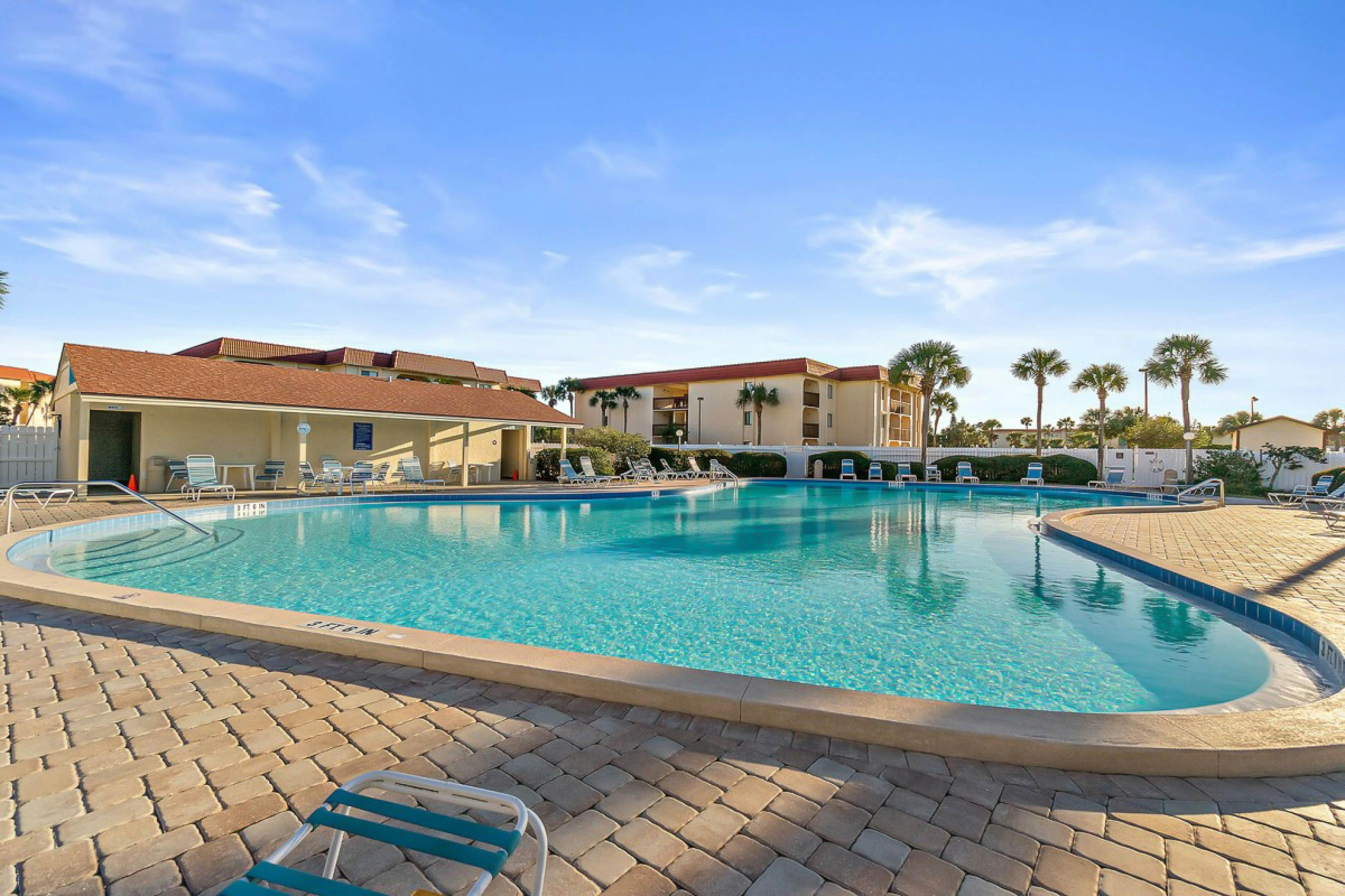 St Aug Ocean and Racquet 2103