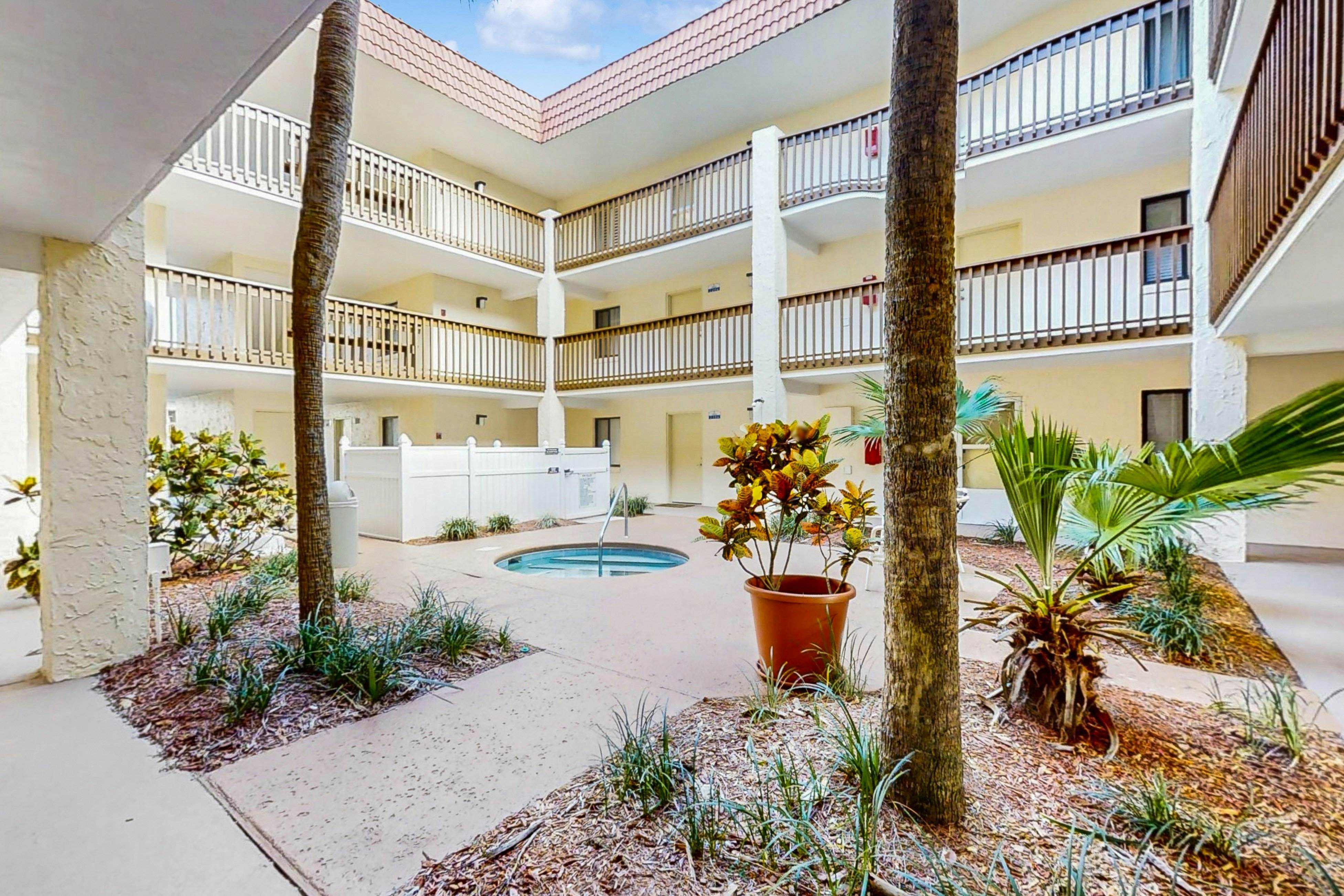 St Aug Ocean and Racquet 2103