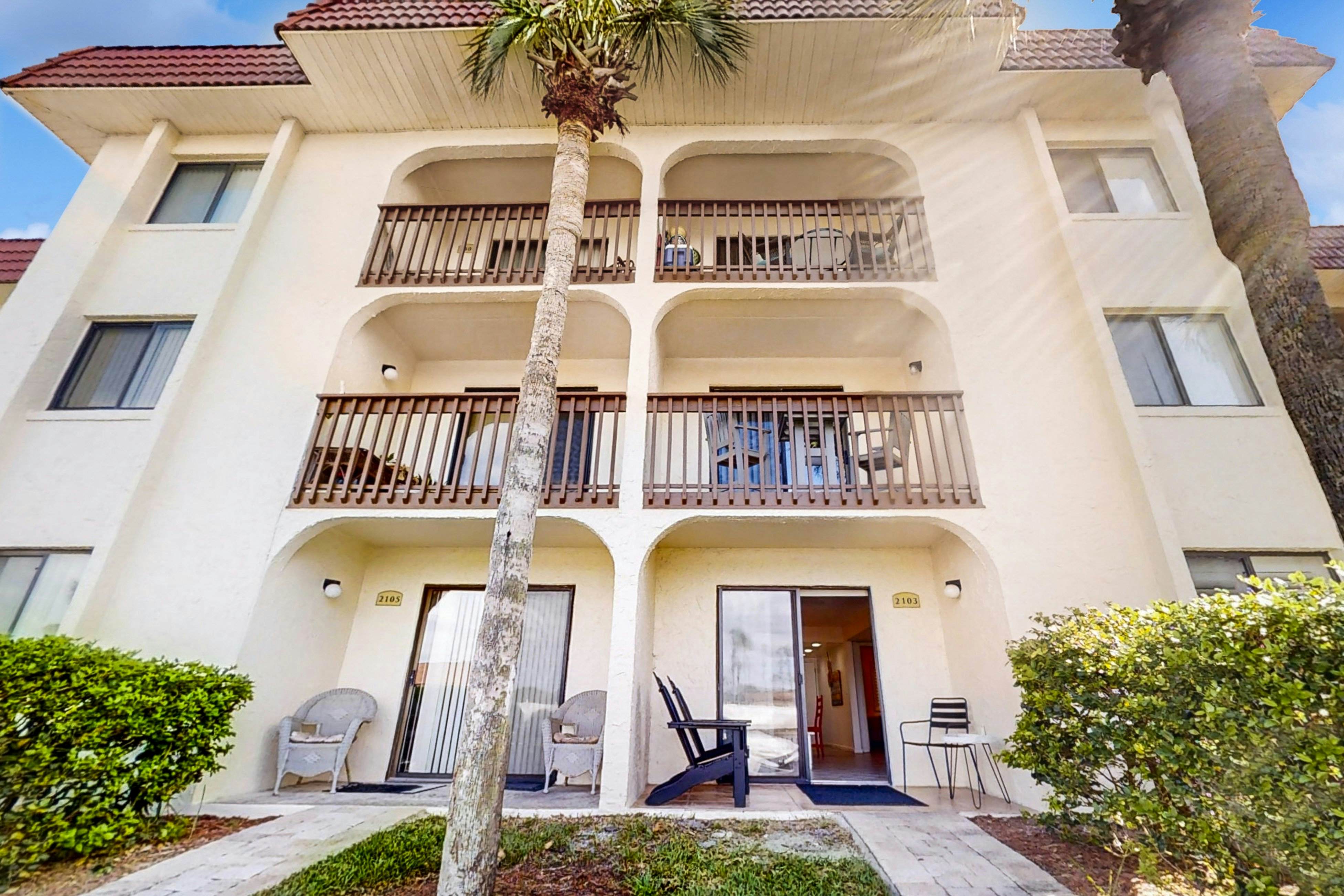 St Aug Ocean and Racquet 2103