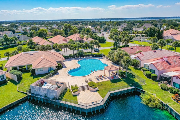 Charming home with pool, patio, tennis, central AC, & washer/dryer