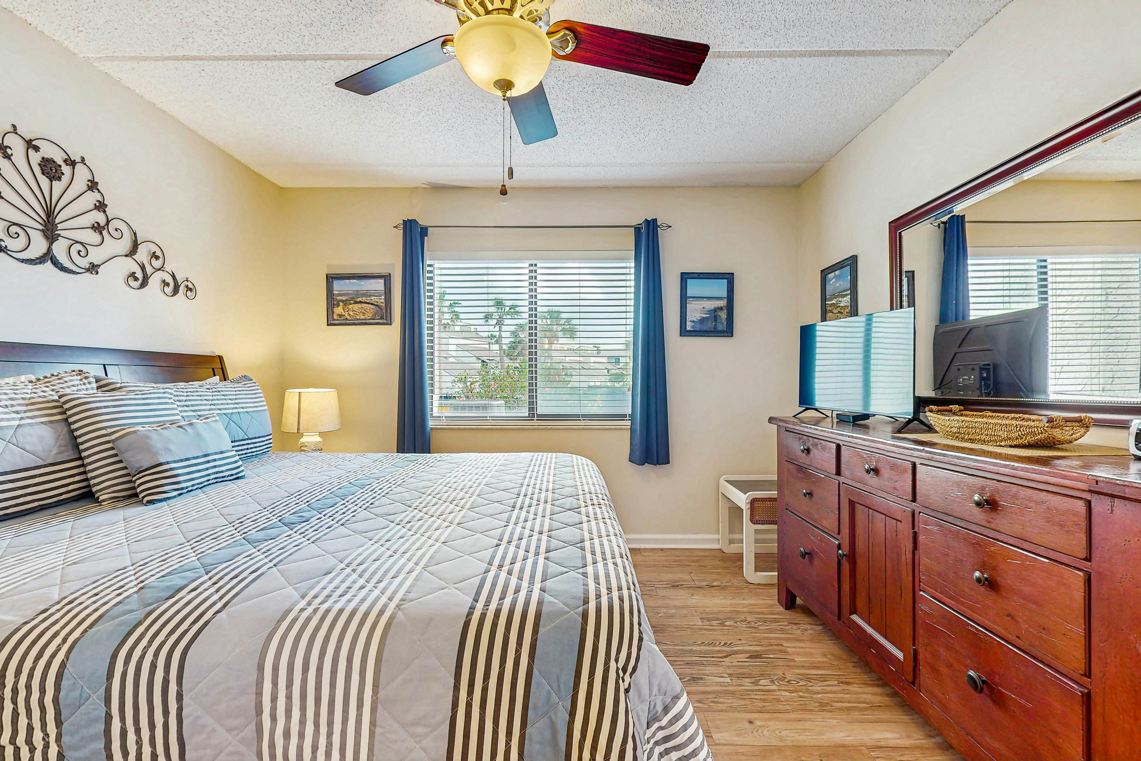 St Aug Ocean and Racquet 3114