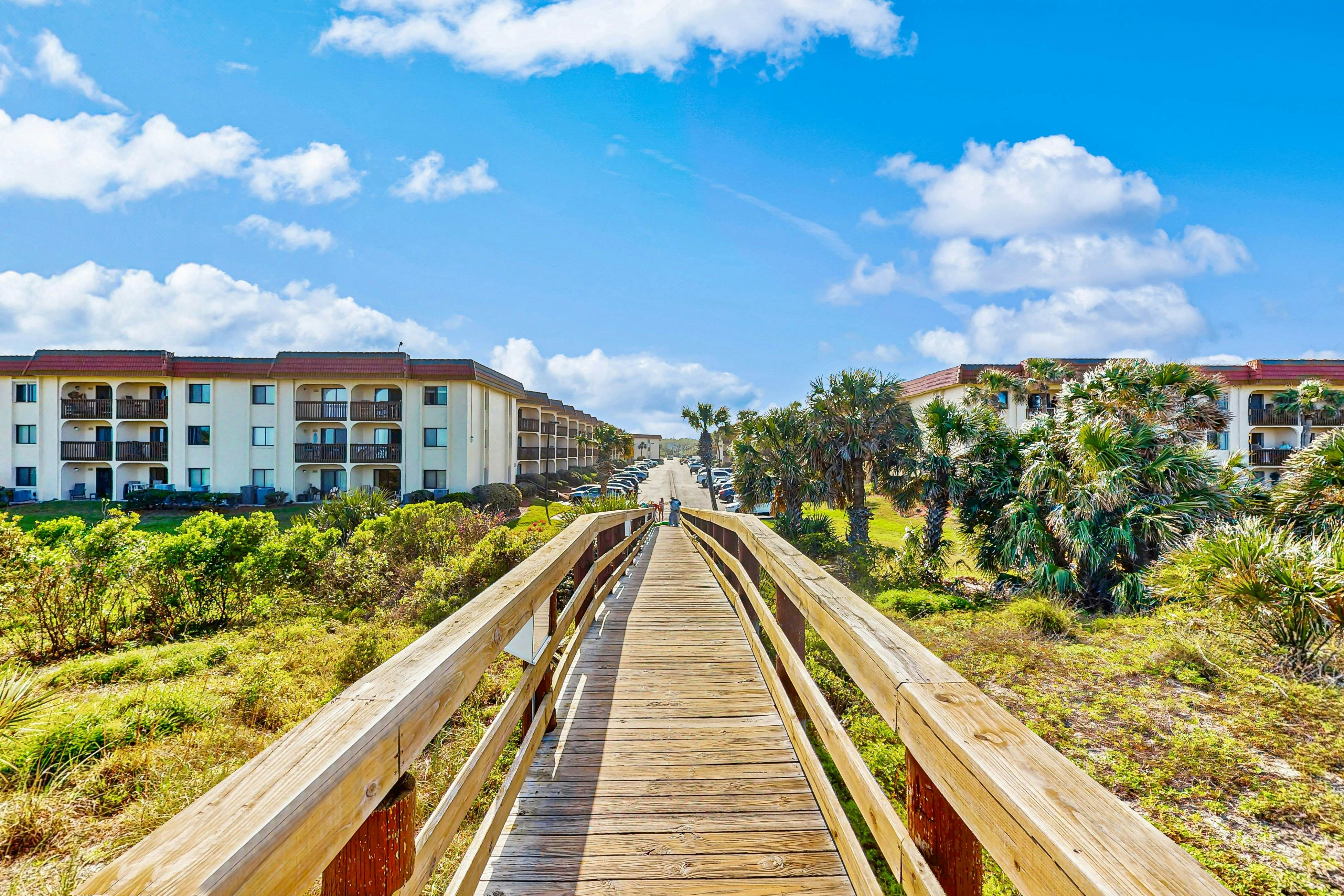 St Aug Ocean and Racquet 3114