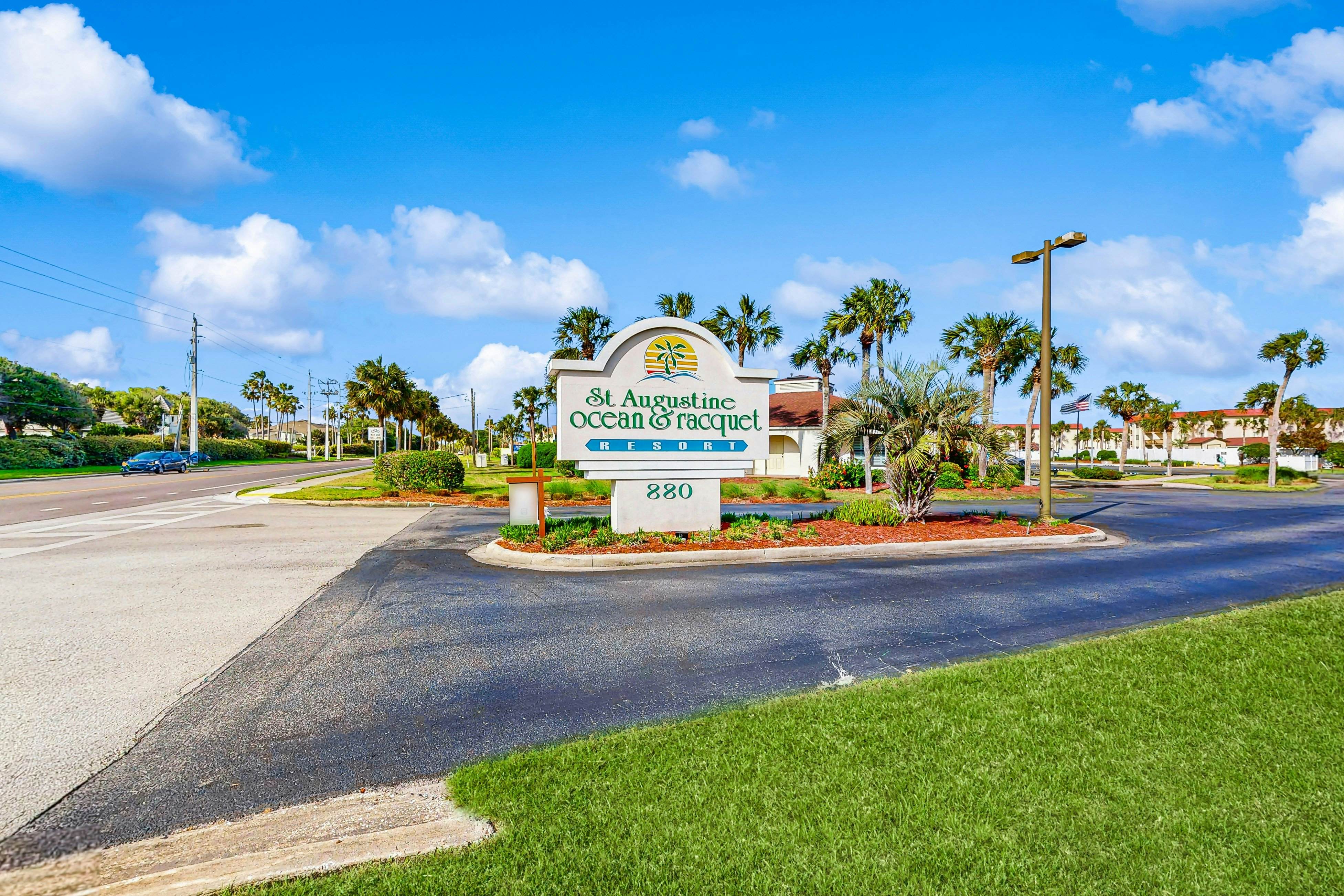 St Aug Ocean and Racquet 3114