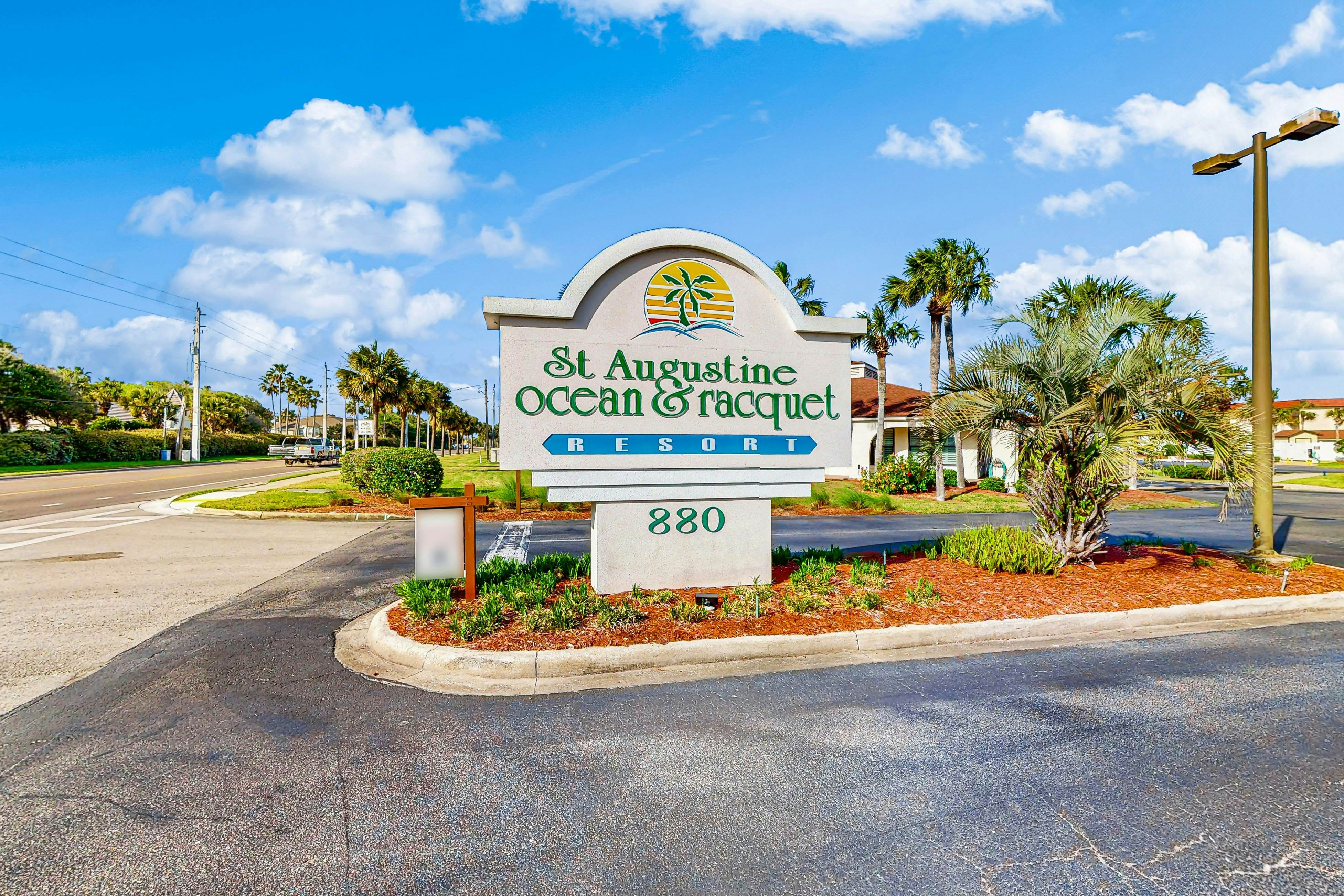 St Aug Ocean and Racquet 3114