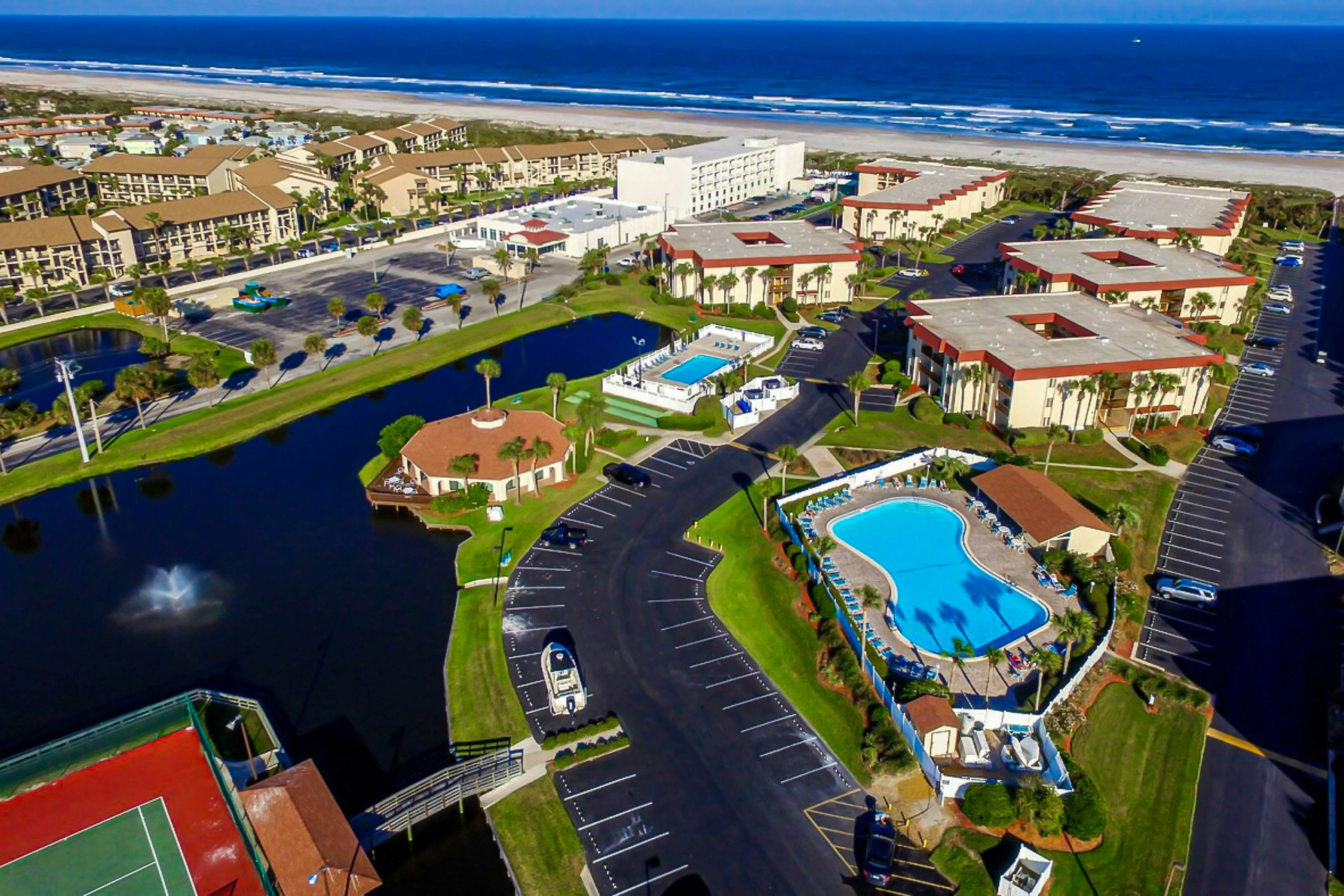 St Aug Ocean and Racquet 3114