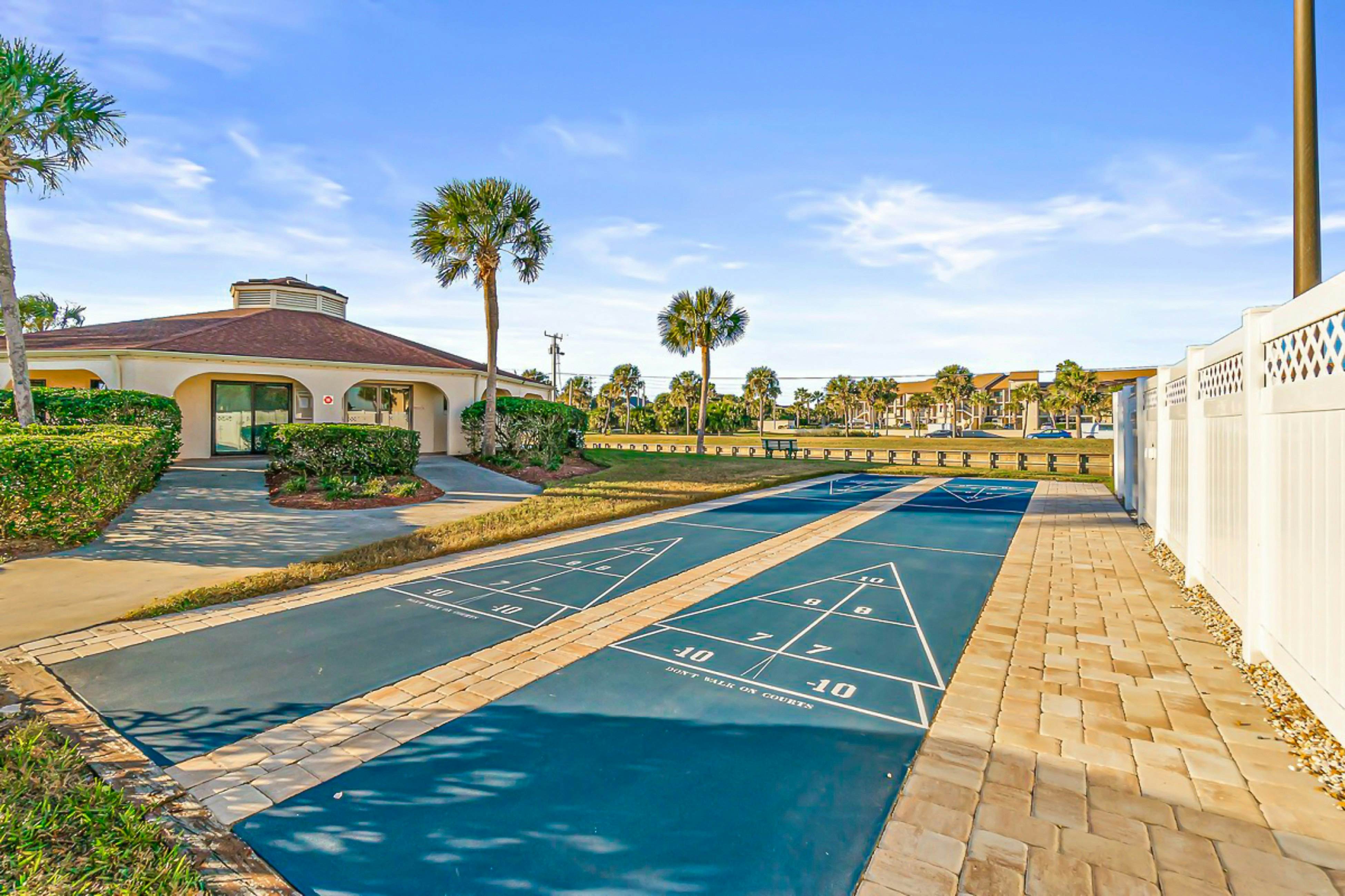 St Aug Ocean and Racquet 3114