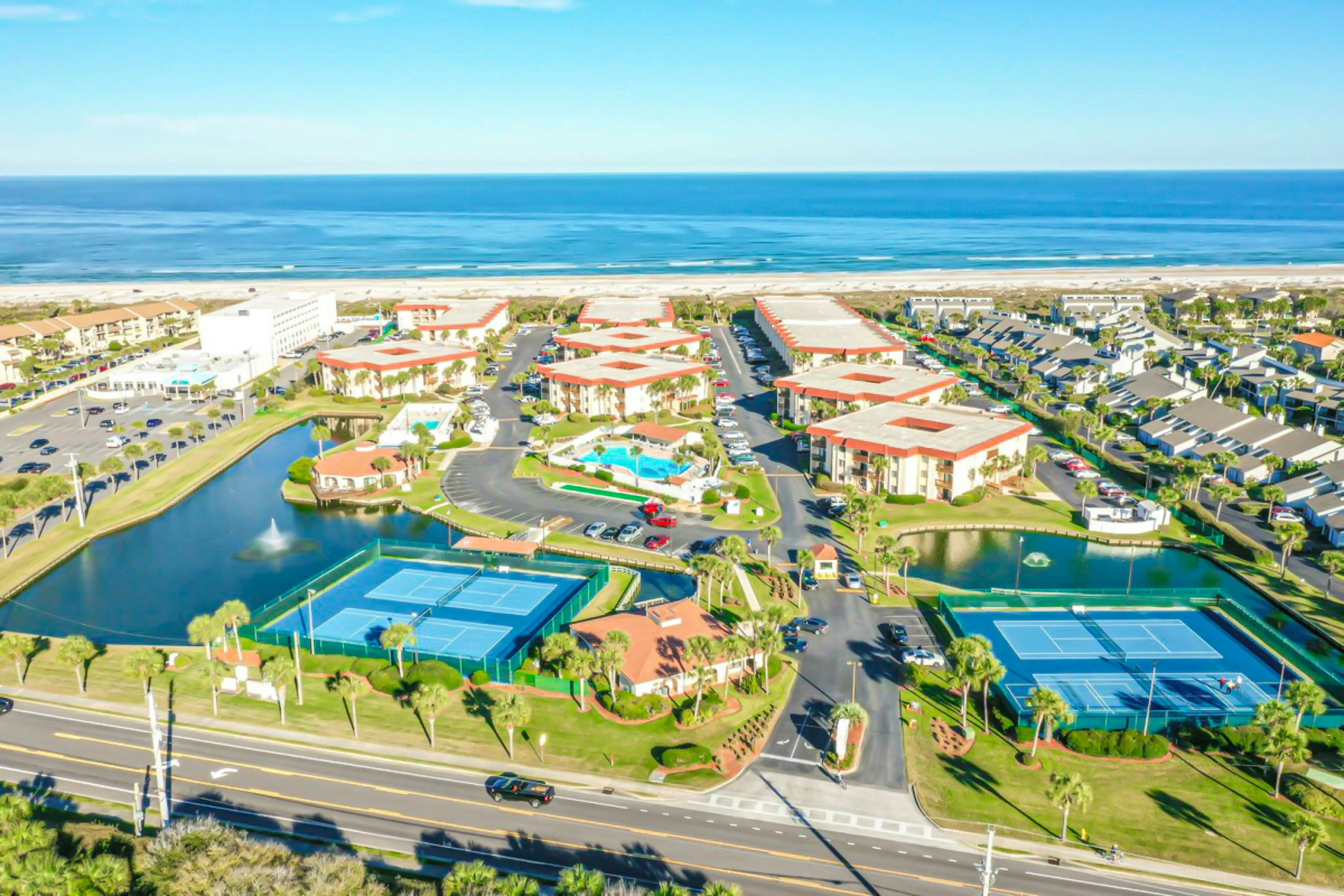 St Aug Ocean and Racquet 3114