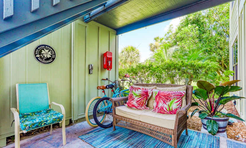 Colorful condo w/shared pool, free WiFi, central A/C - blocks from the beach