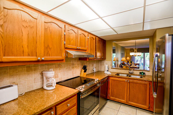 Ocean view condo in beachfront resort with WiFi, central AC, 2 pools, & tennis