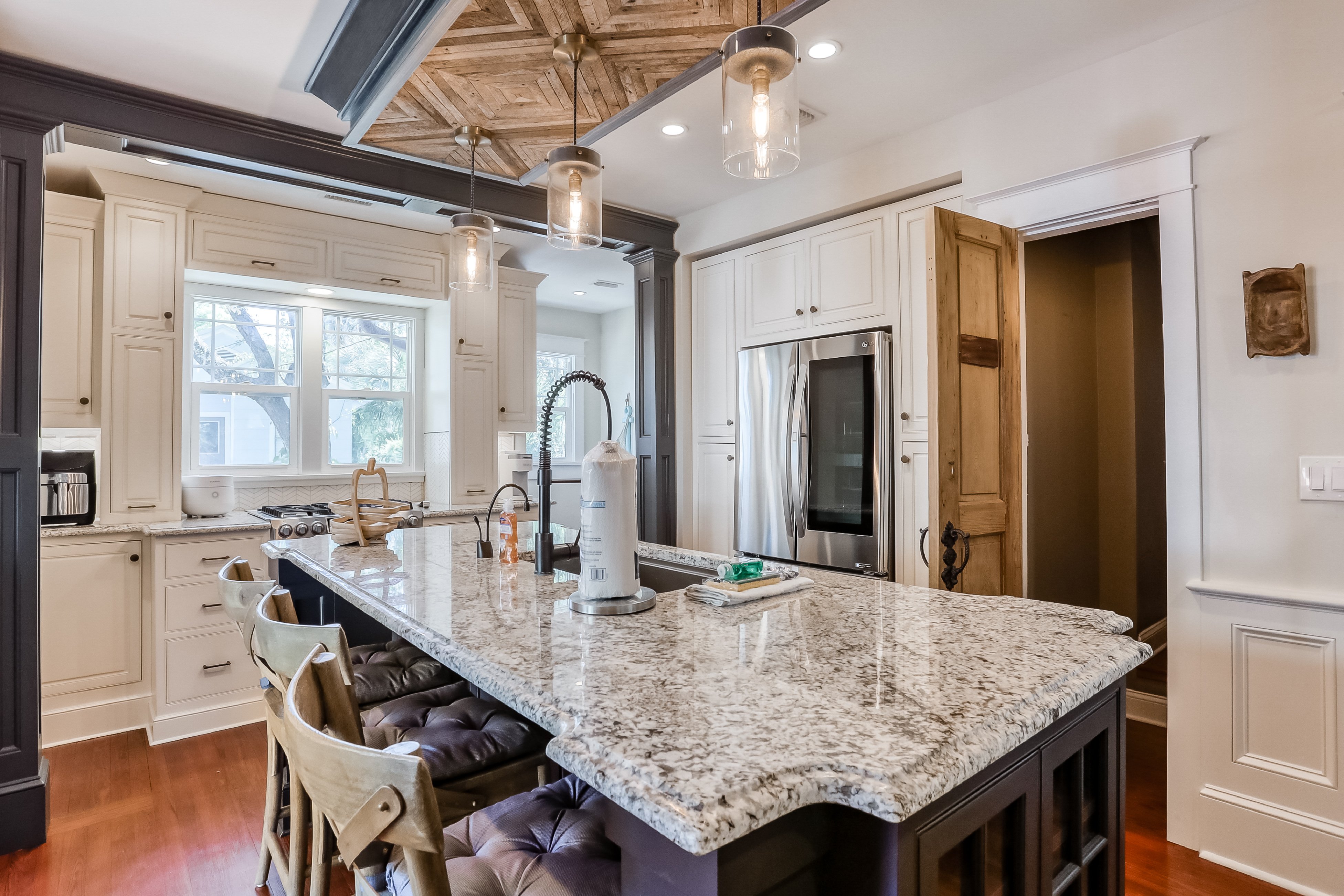 Extraordinary Old Florida home with designer interior & backyard treehouse