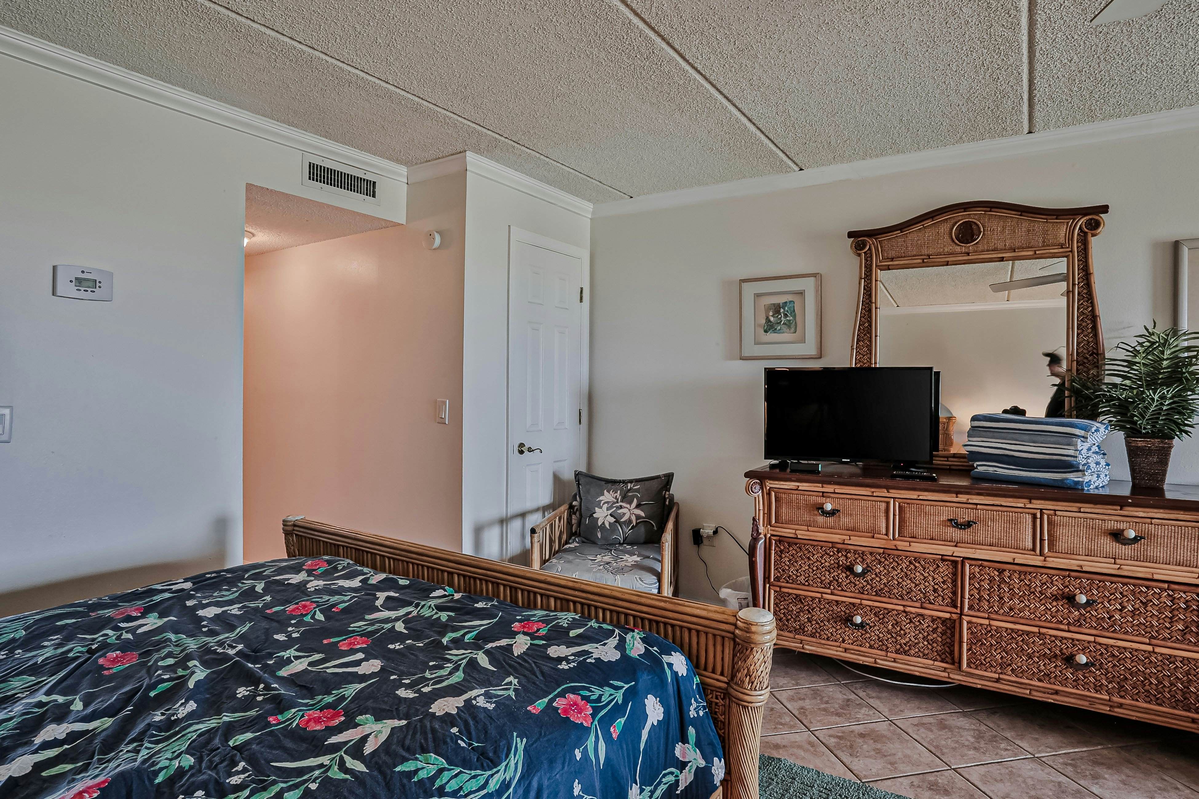 Four Winds Oceanfront Condo